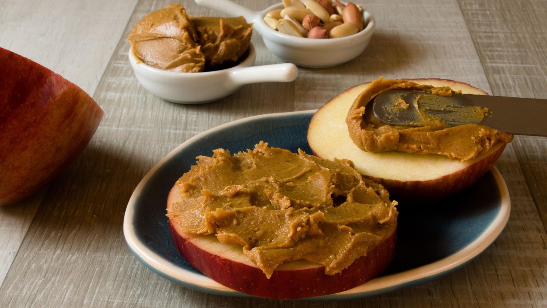 2. Tranches de pomme avec beurre d'arachide