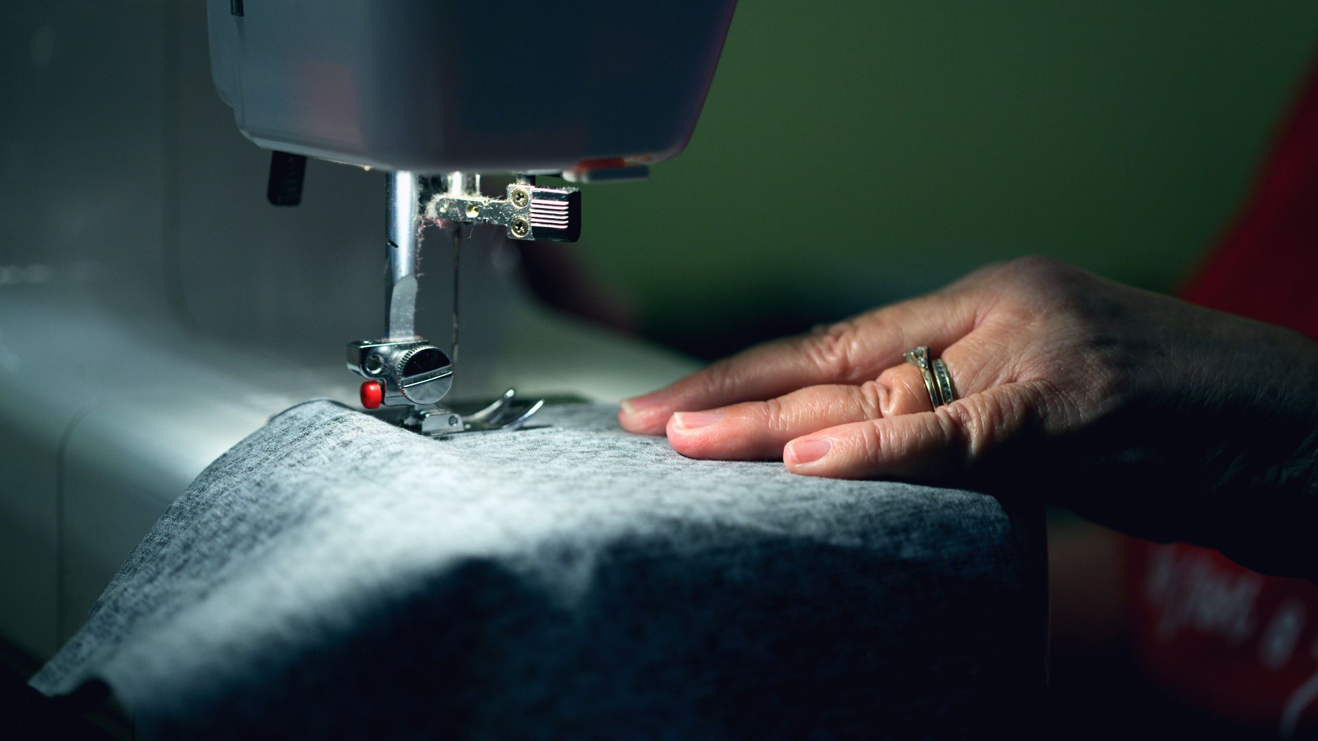 16. Réparer les dommages mineurs sur les vêtements