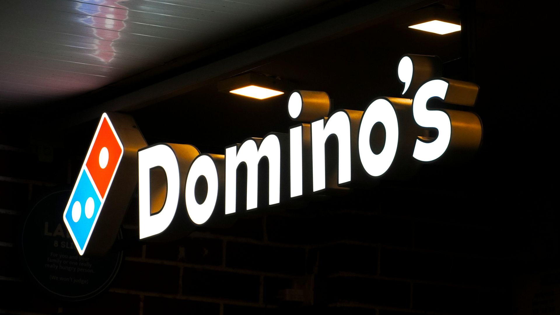 8. Sauce pizza Domino’s