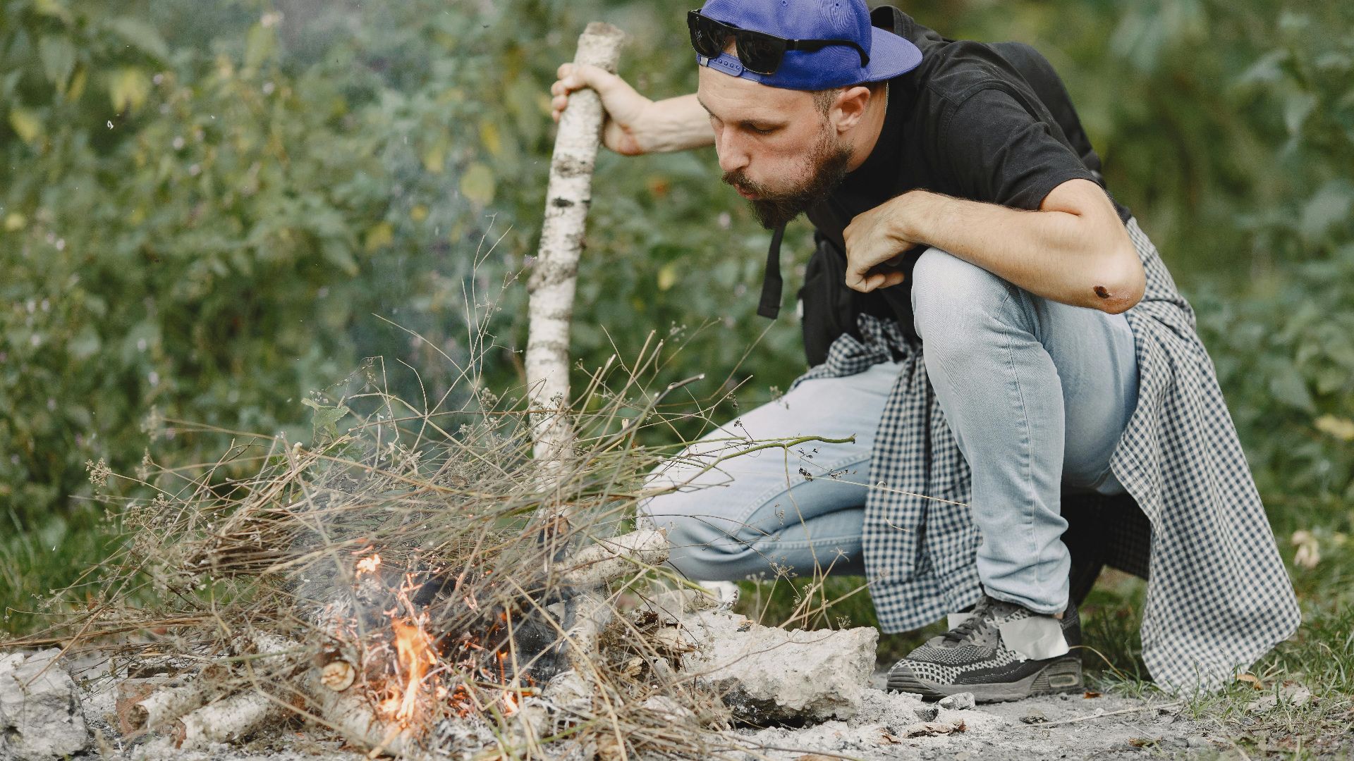 2. Allumer un feu sans liquide à briquet