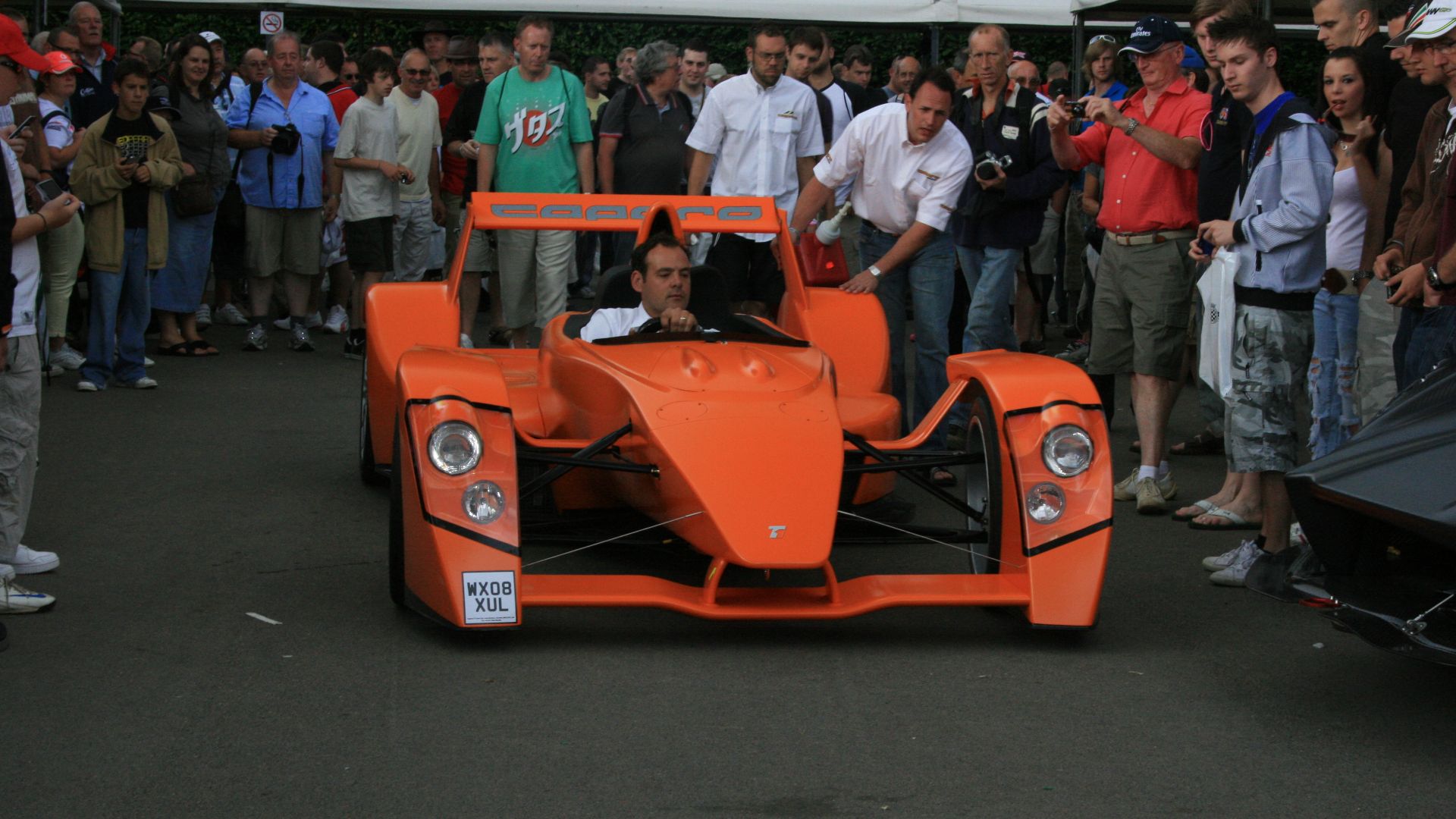 Les 10 voitures de sport les plus laides et les 10 plus cool