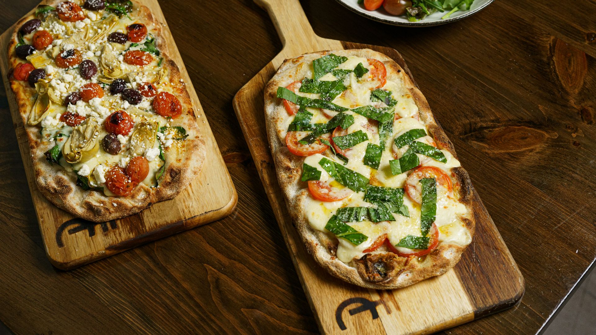 6. Pizza sur pain plat spécialement sélectionnée
