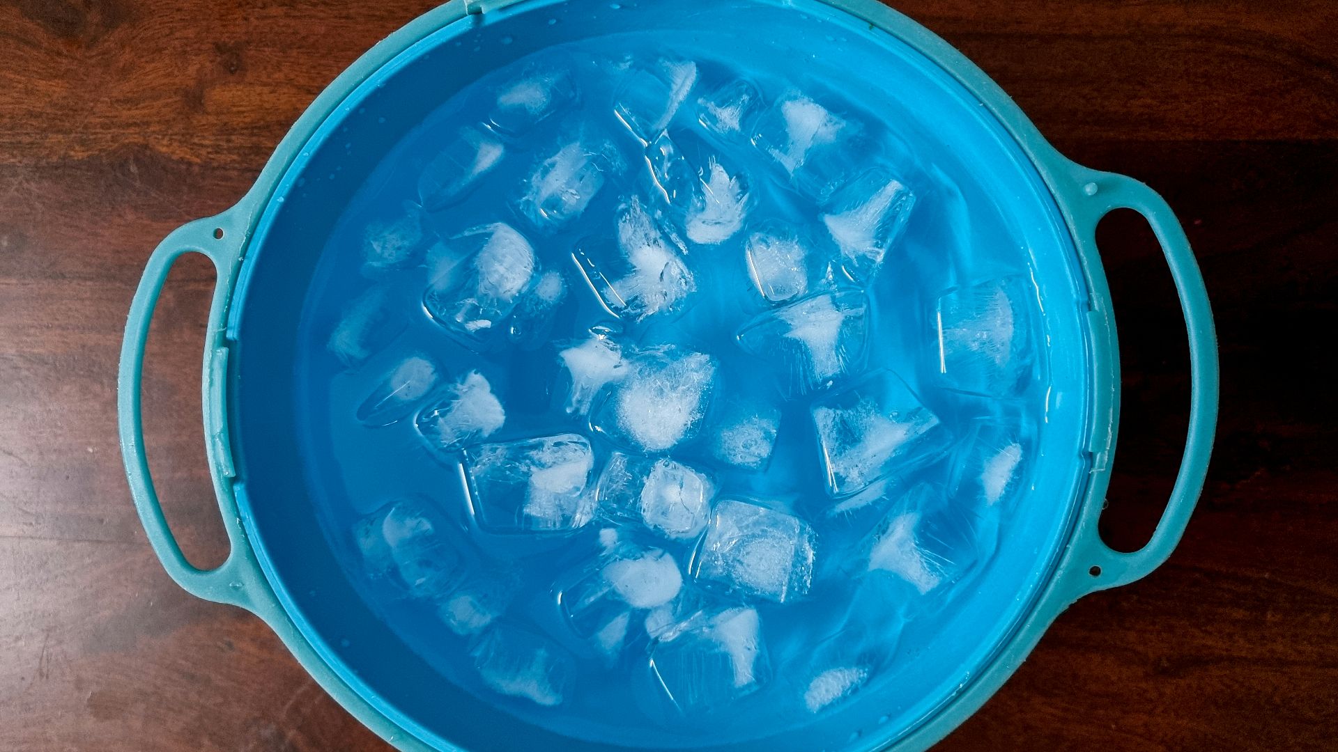 13. Le visage dans un bol d'eau froide