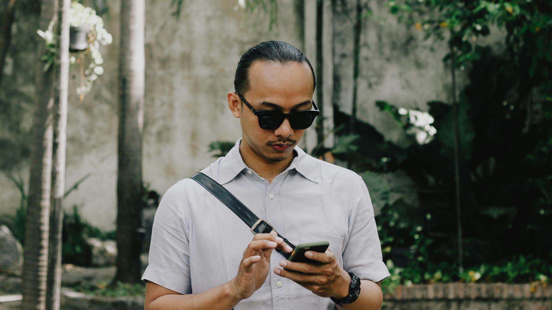 1. Se pencher sur son téléphone