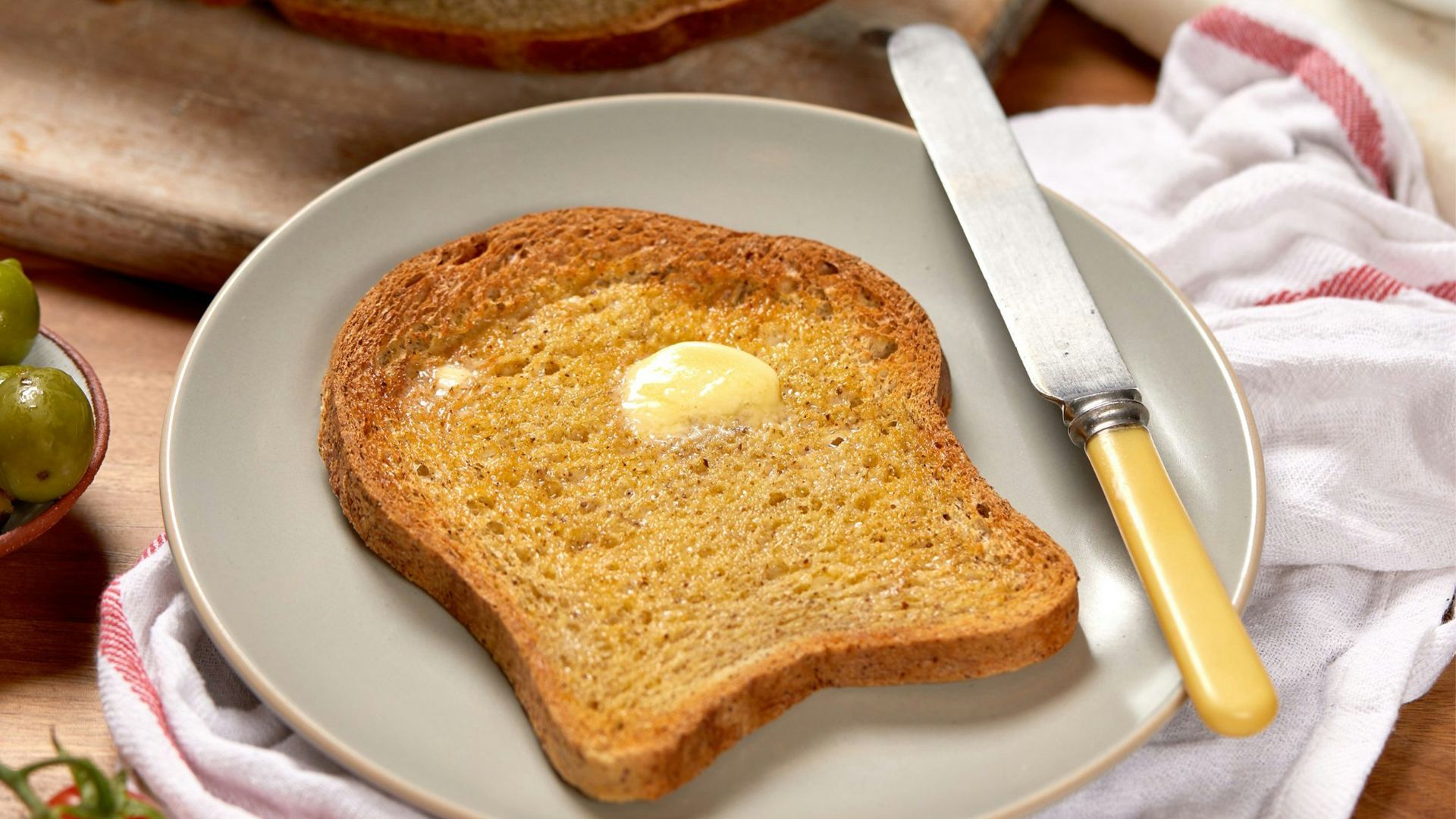 4. L'affaire du toast fantaisie