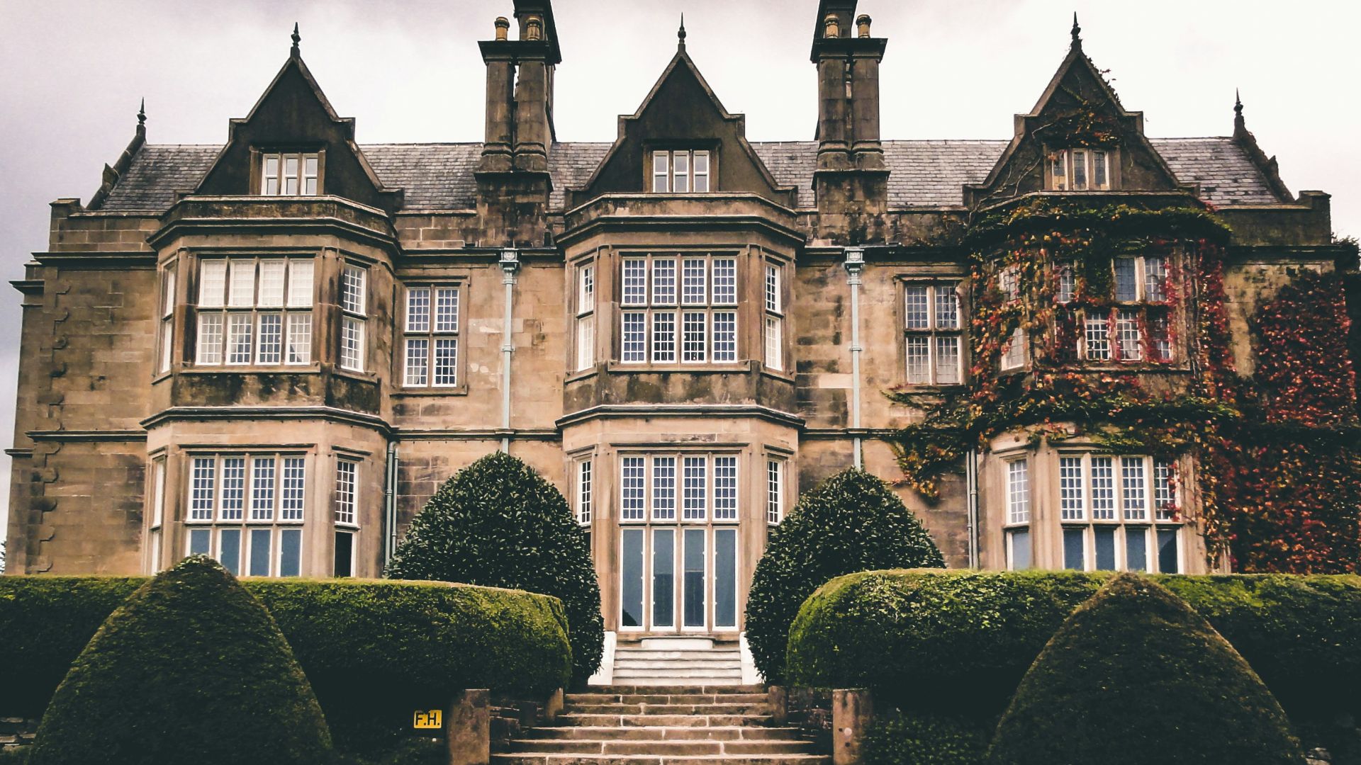 7. Posséder un immense manoir