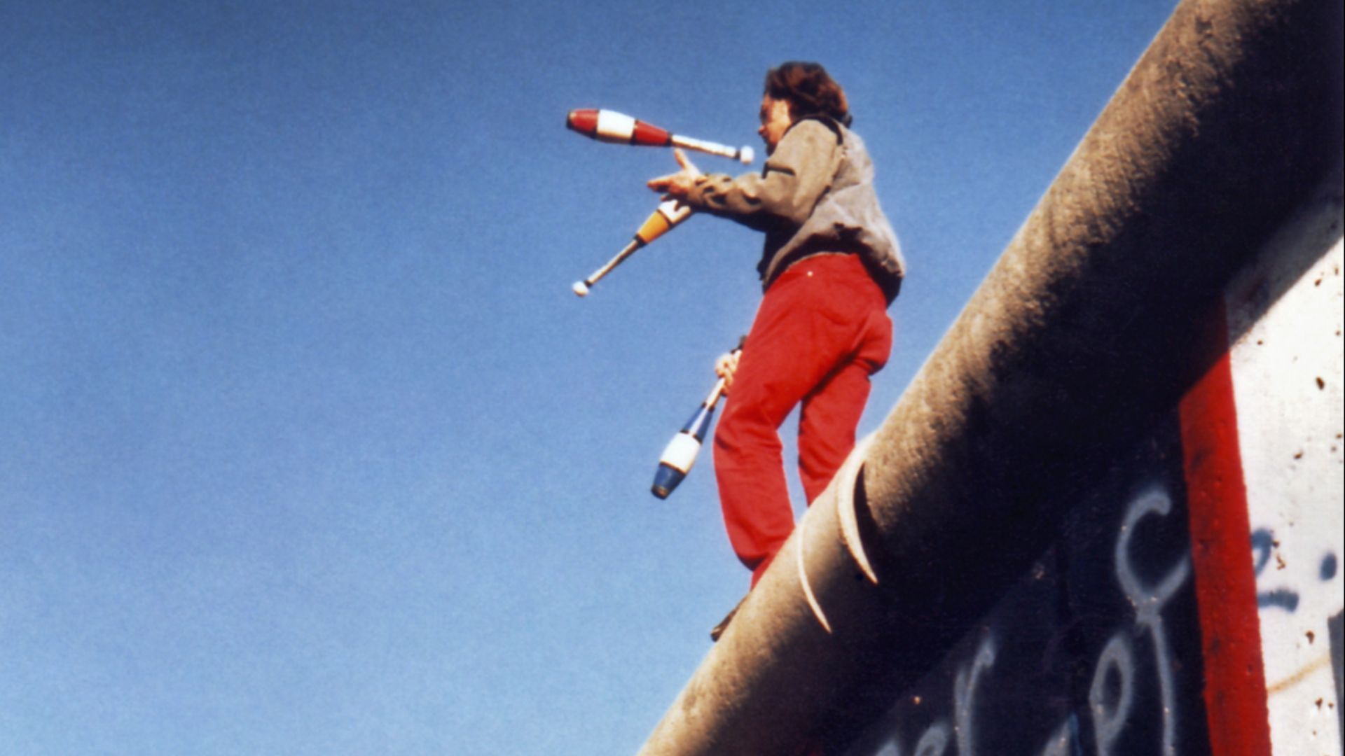 14. La confrontation au poste de contrôle du mur de Berlin