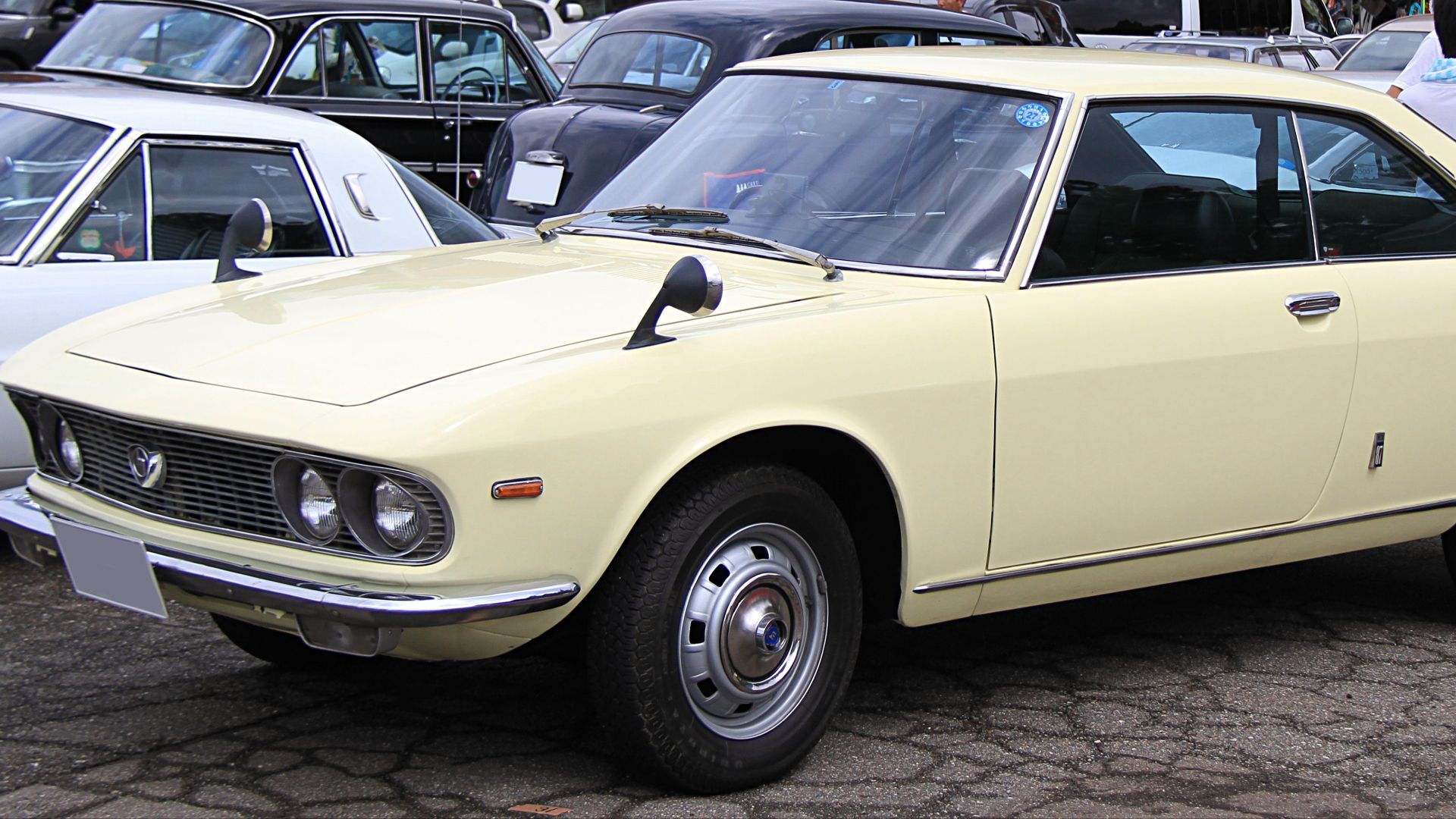 6. Mazda Luce Coupé à moteur rotatif