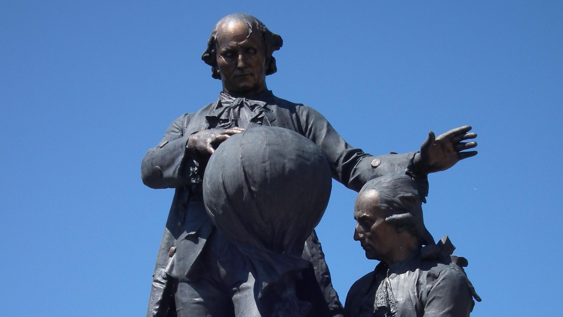 2. Les pionniers du ballon