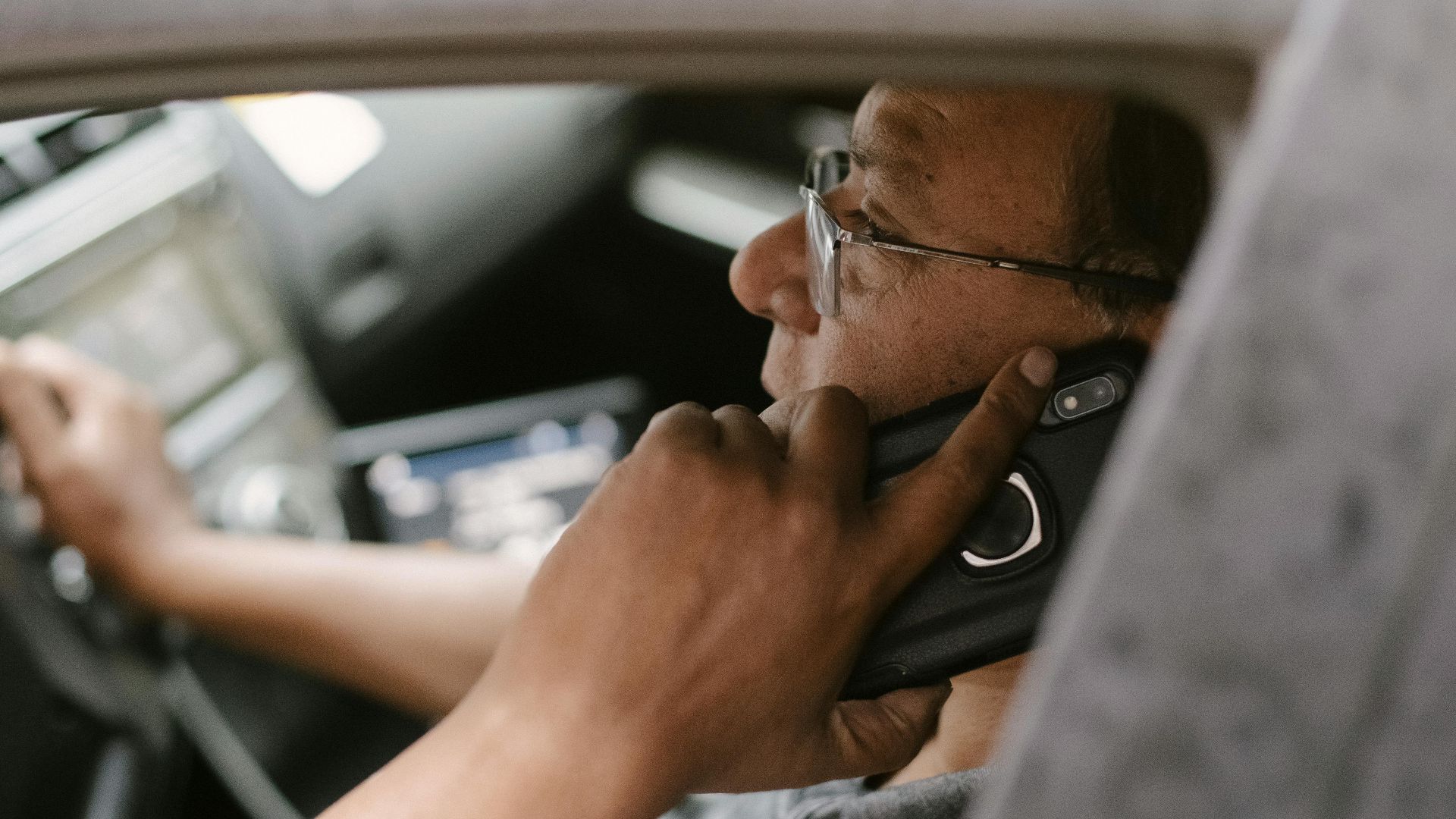 9. Se retrouver coincé derrière un conducteur qui est au téléphone