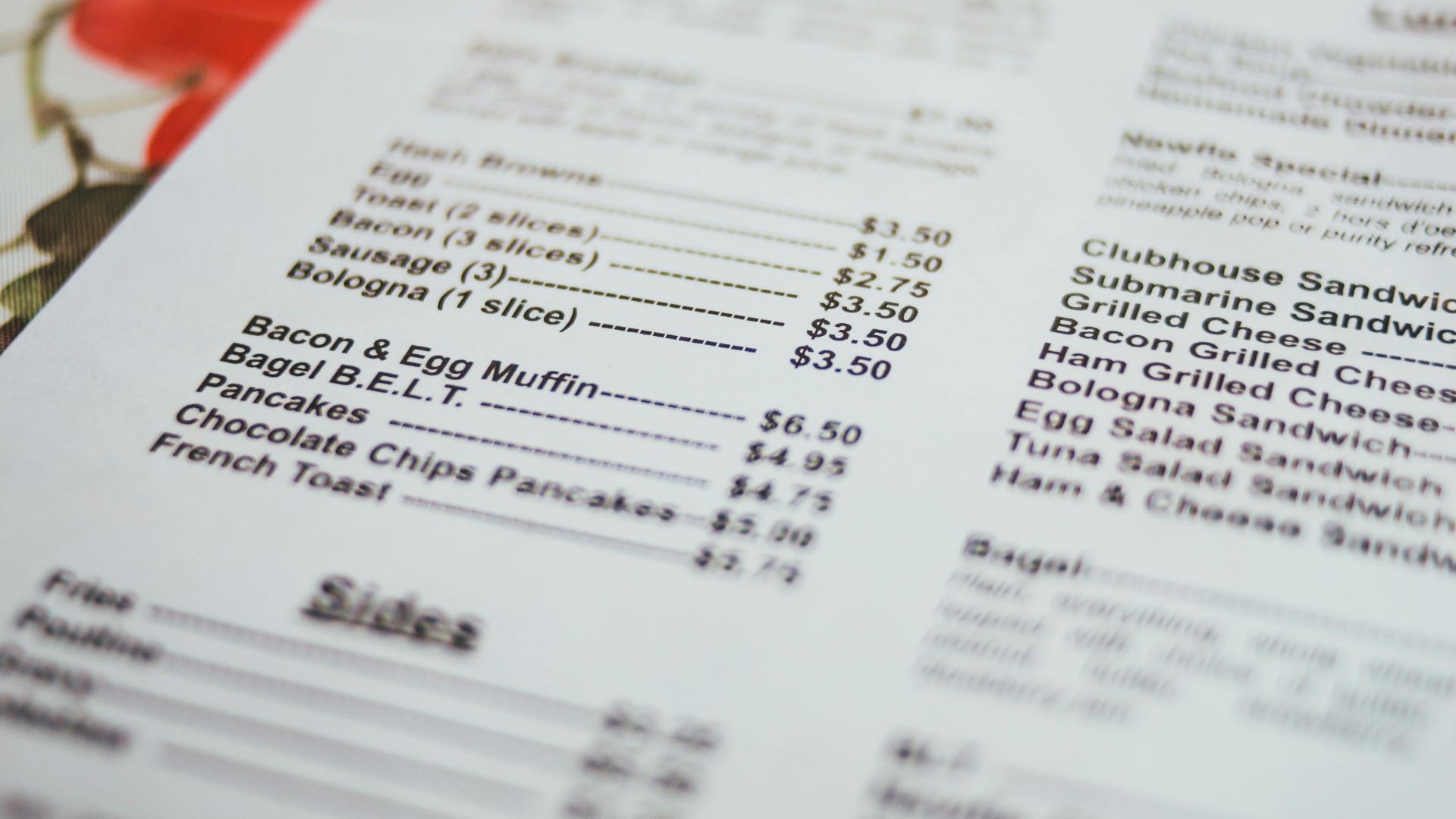 5. Avoir besoin de lunettes de lecture pour lire le menu d'un restaurant