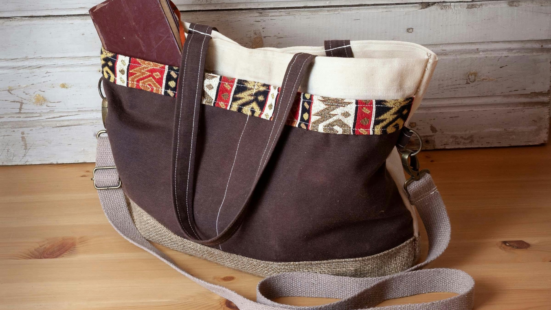 20. Au fond de votre sac à main ou de votre sac à dos