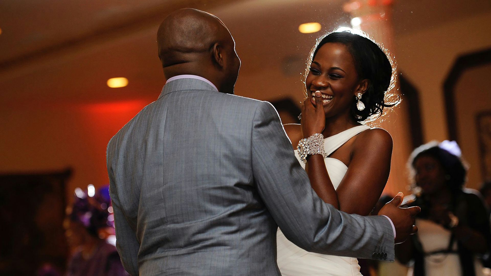 4. La danse des parents qui adoucit tout le monde