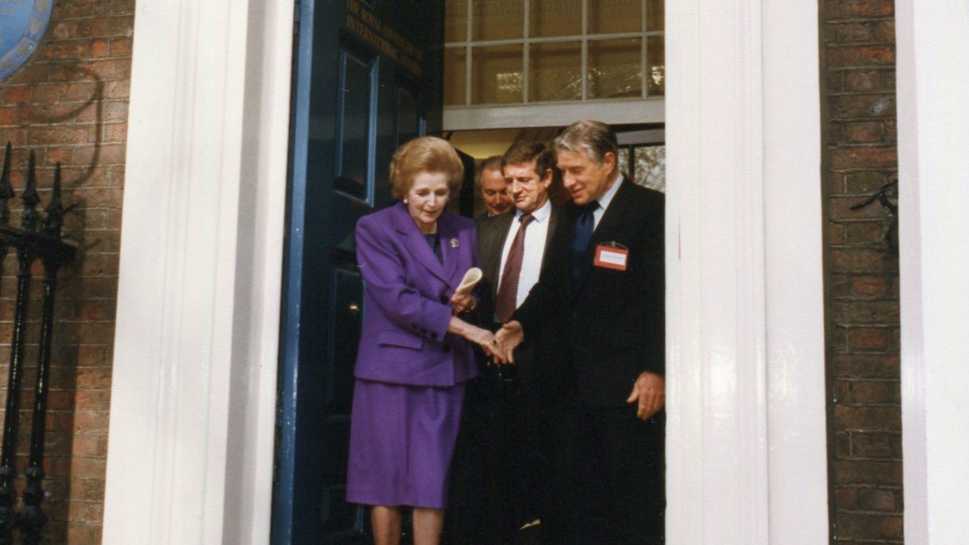 5. Elle était secrétaire parlementaire.