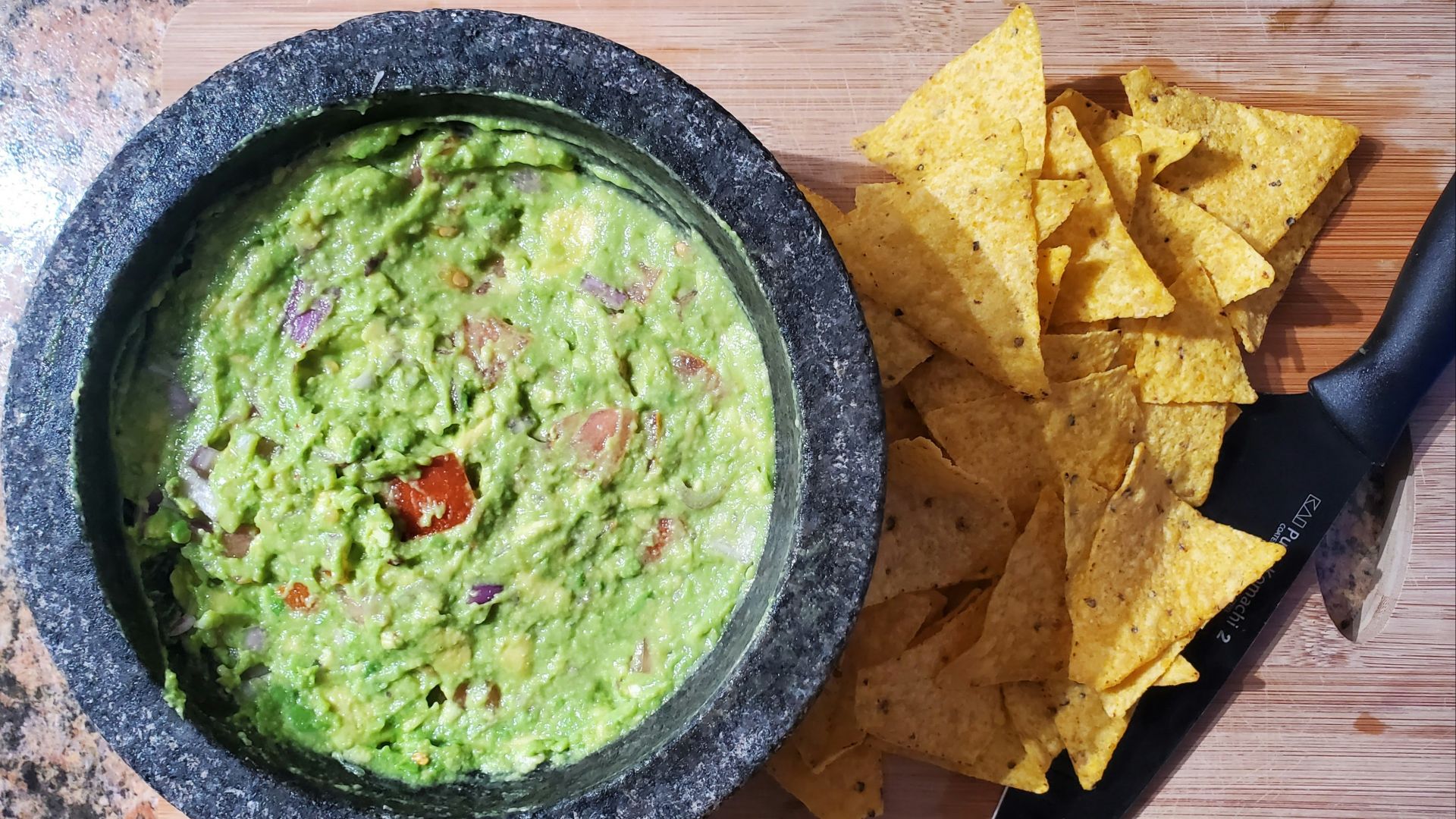 1. Guacamole servi à table