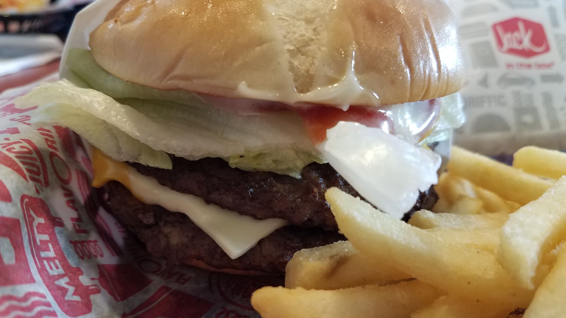 9. Le Bacon Ultimate Cheeseburger de Jack in the Box