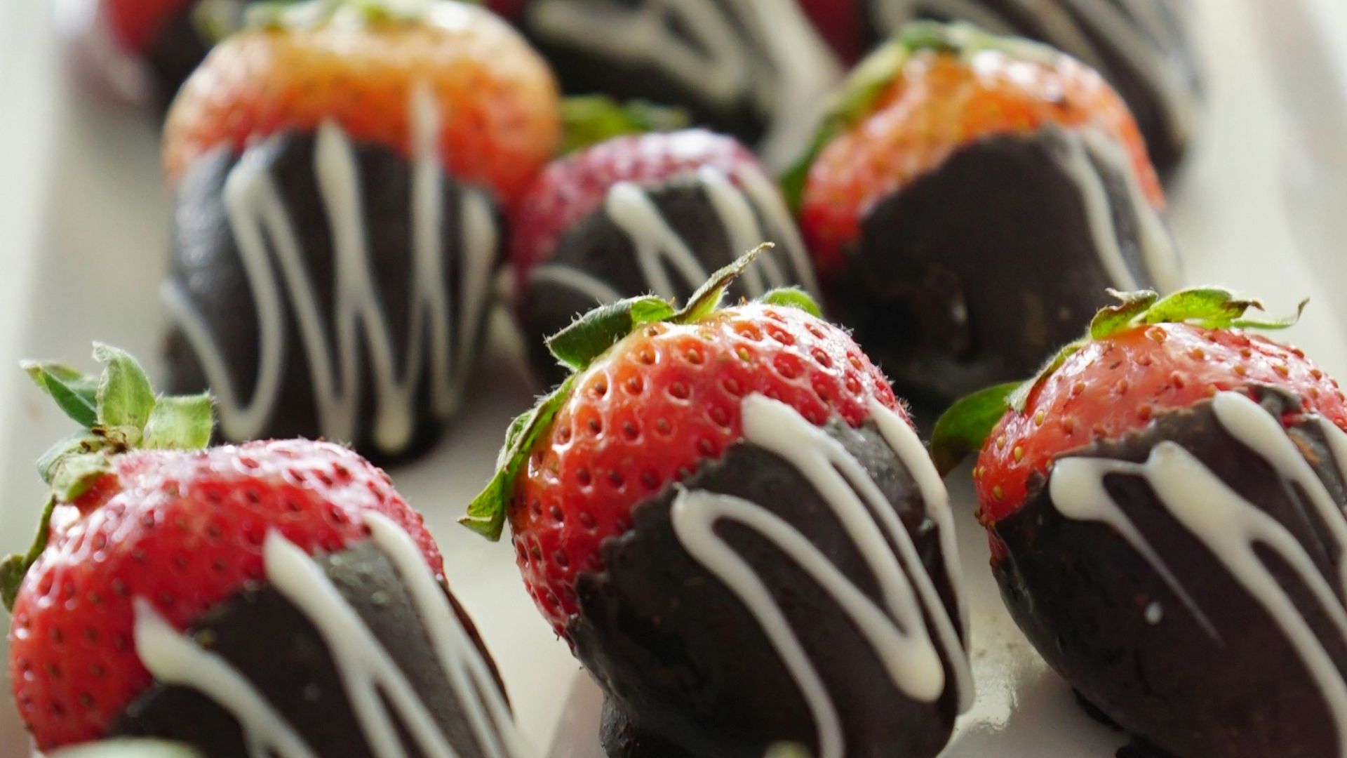 1. Fraises enrobées de chocolat noir