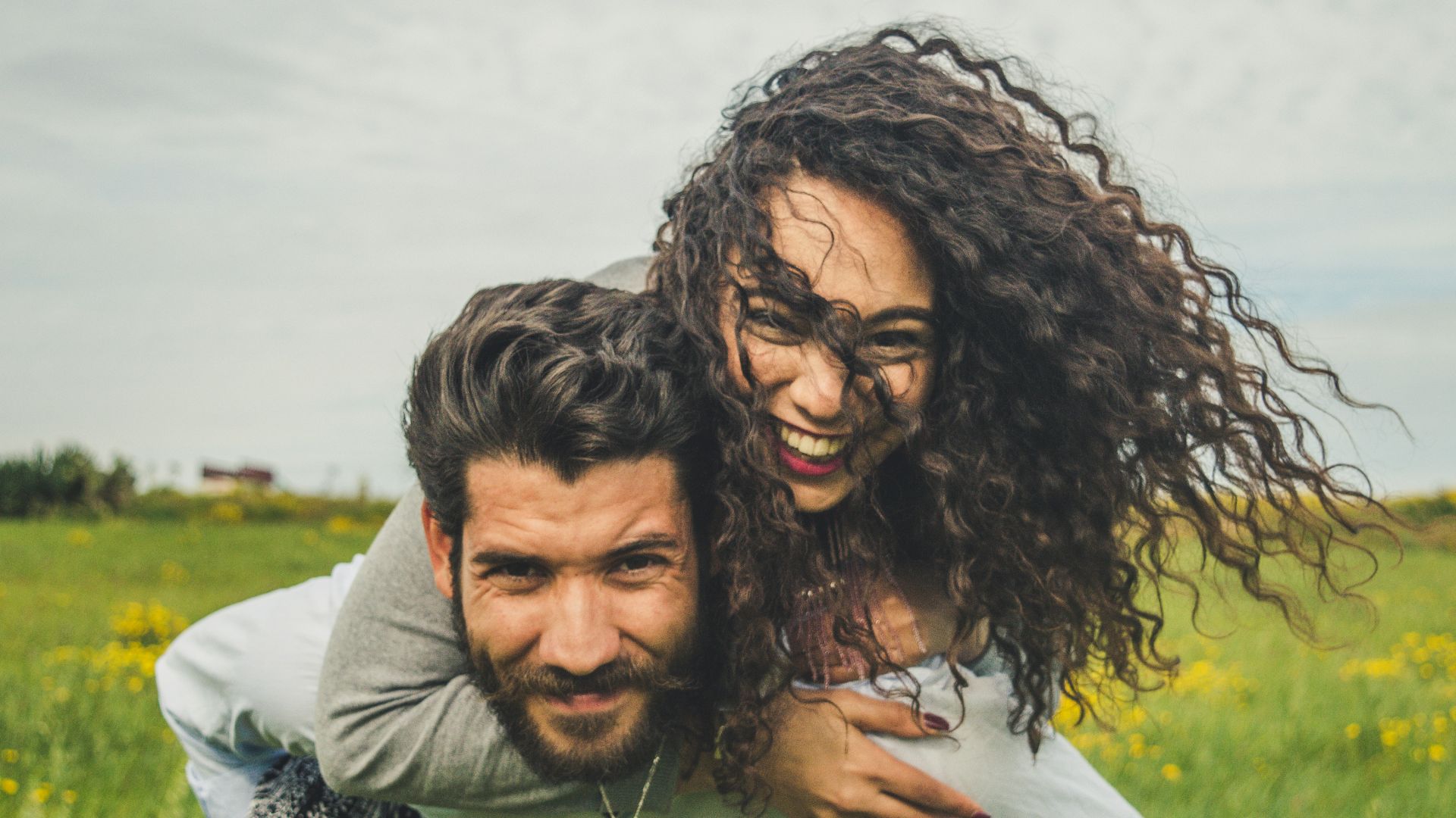 10 signes qui montrent que votre amour est fait pour durer et 10 habitudes pour le renforcer