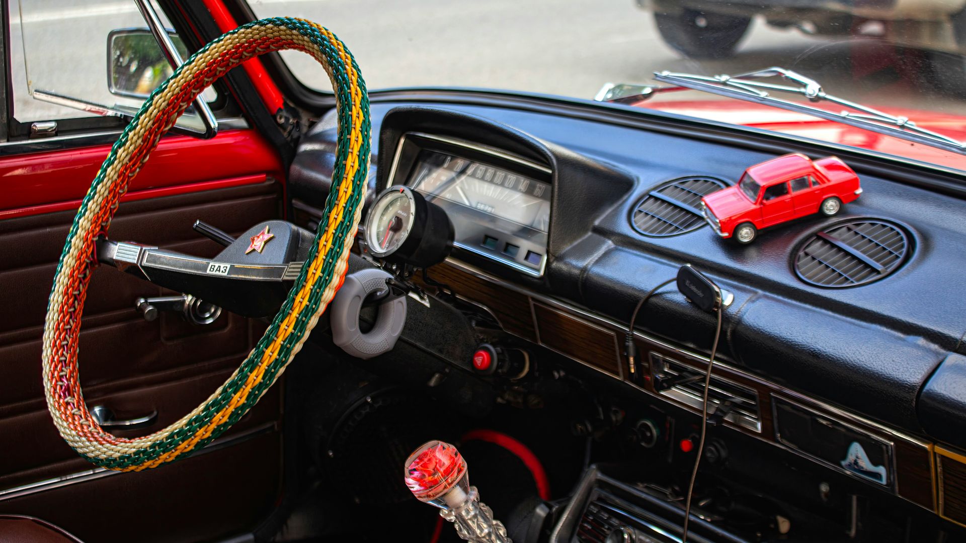 10 améliorations qui améliorent réellement le confort dans une voiture et 10 qui ne le font pas