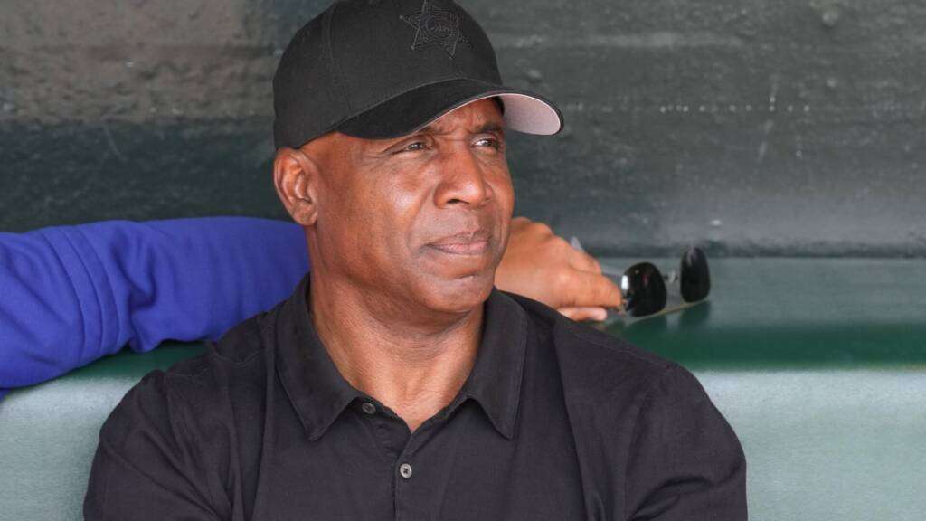 Barry Bonds reveals how close he came to signing with the Yankees