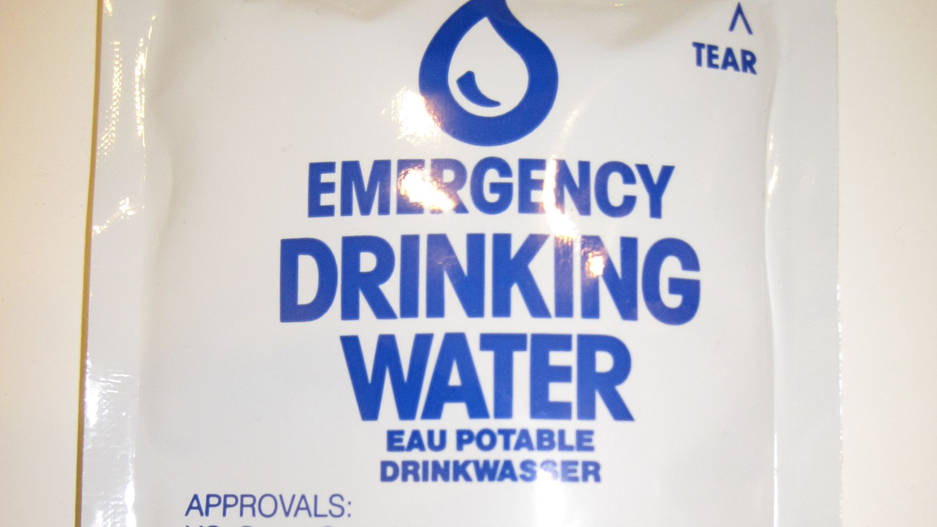 15. Sachets d'eau potable d'urgence