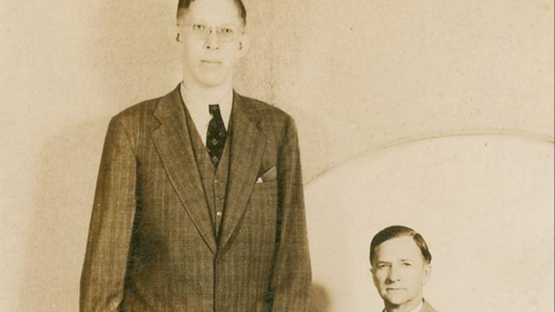 1. Robert Wadlow — 2,72 m