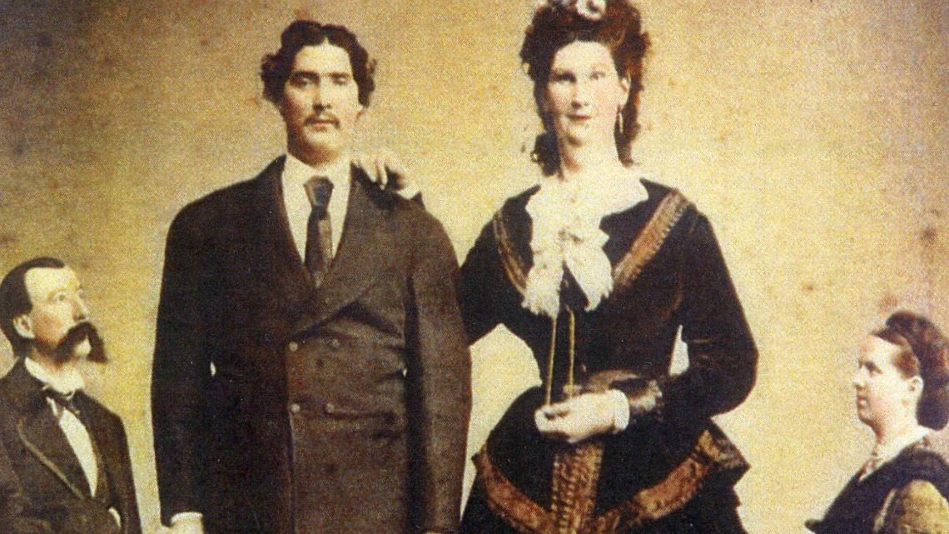 14. Anna Haining Bates (Anna Swan) — 2,41 m