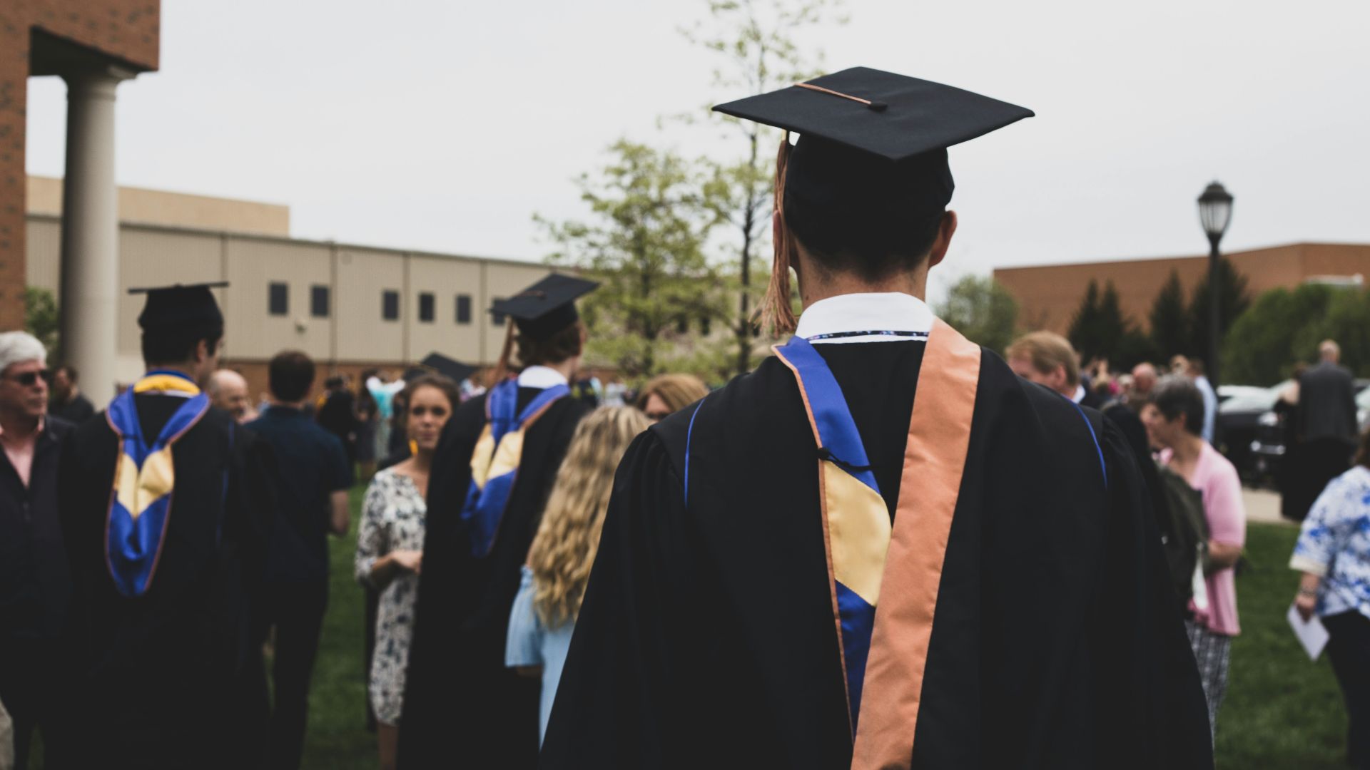 8. Réaliser que l'on a obtenu son diplôme il y a plusieurs décennies