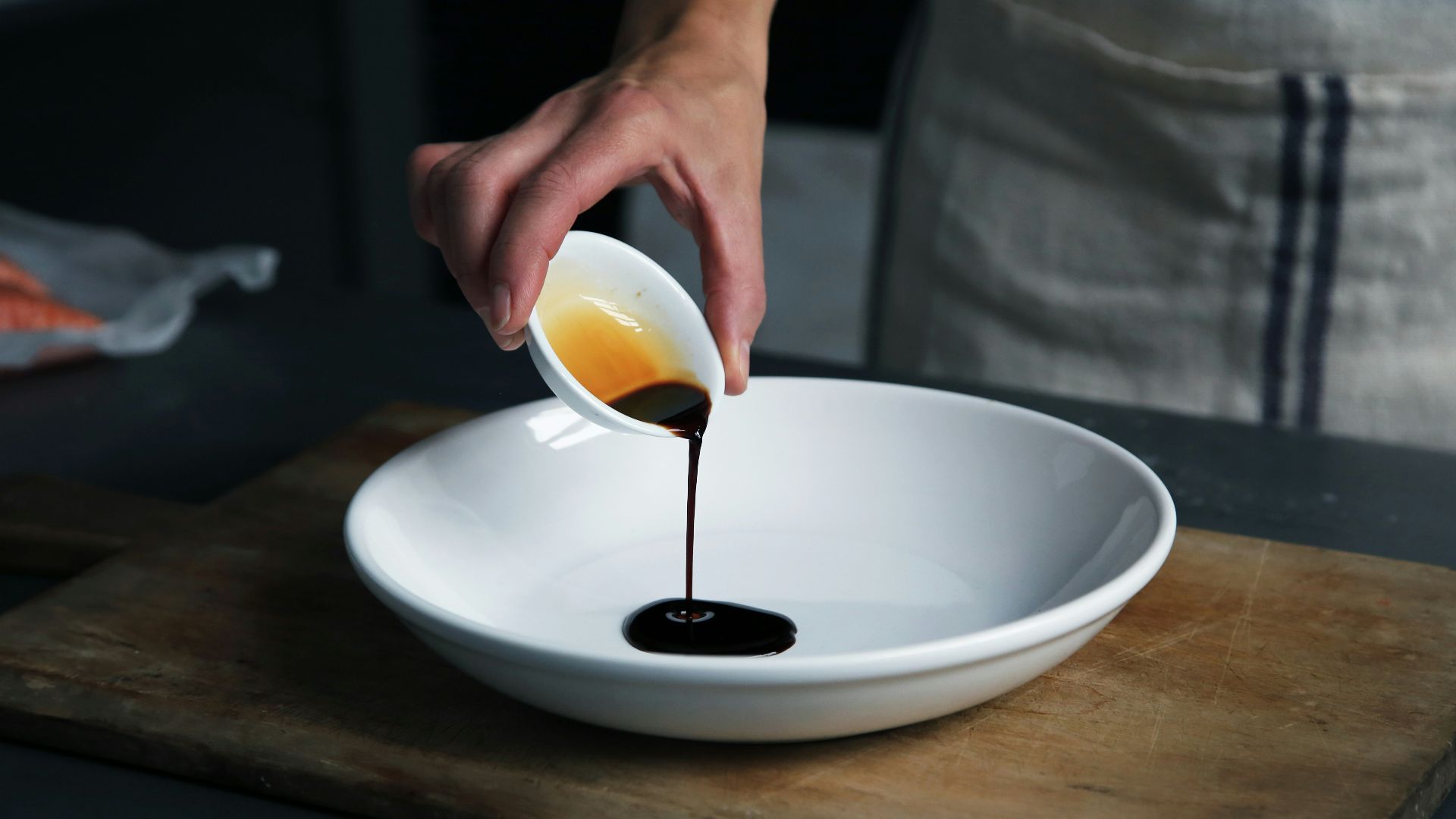 12. Arroser d'un filet de sauce soja ou d'huile de sésame