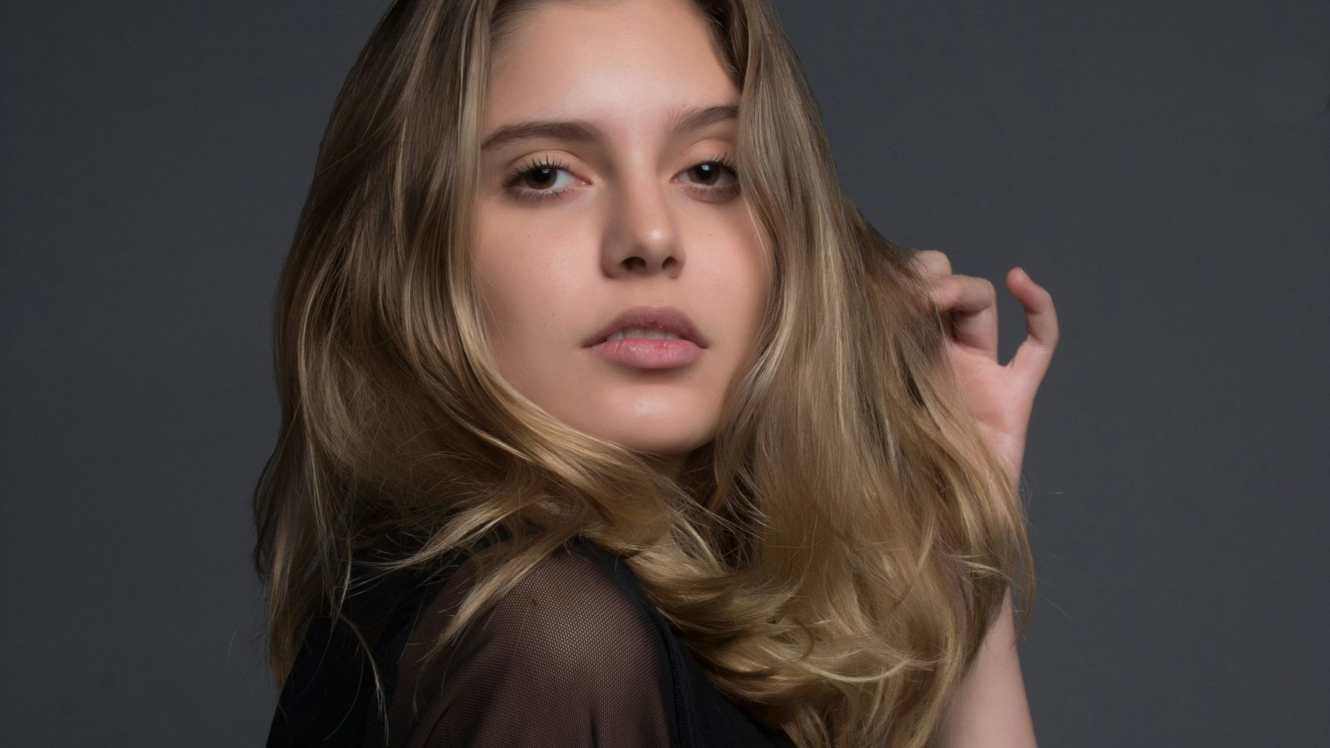 15. Bella