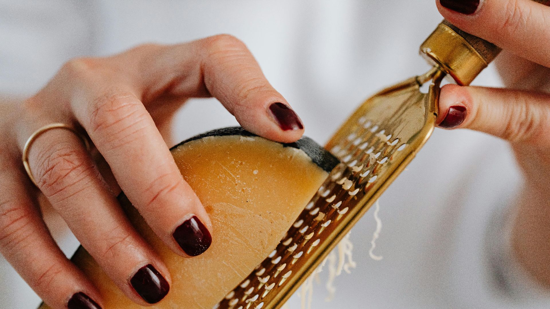 7. Ajouter le parmesan râpé.