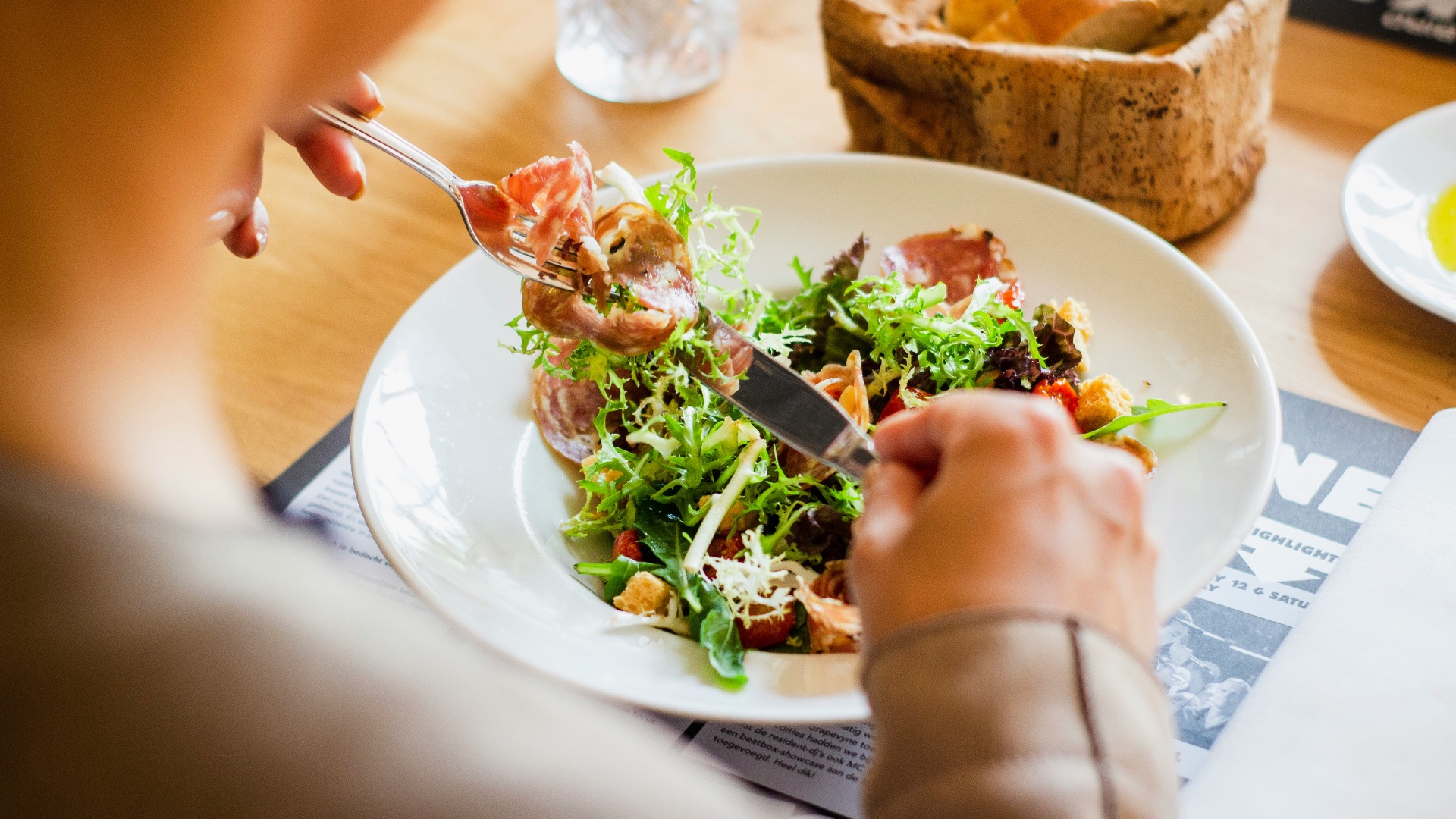1. Mangez à heures fixes plutôt que d'attendre d'avoir faim