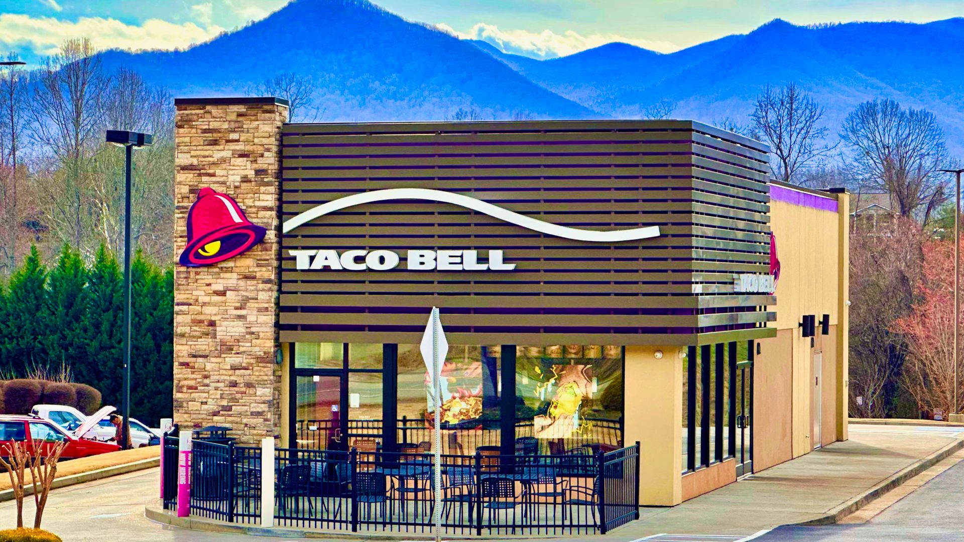 8. Taco Bell Cheesy Gordita Crunch