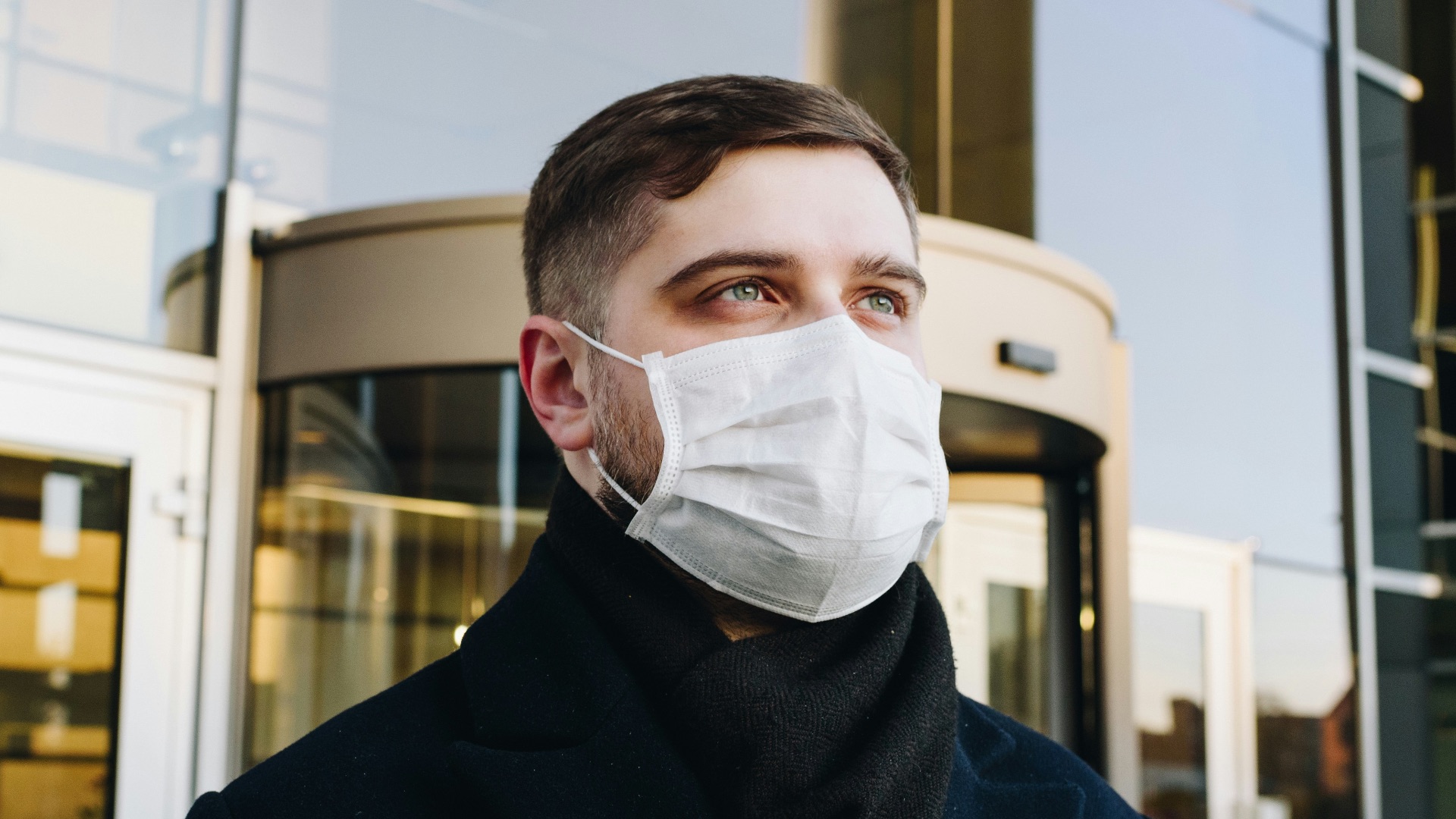 7. Pas de rassemblements avec des personnes masquées