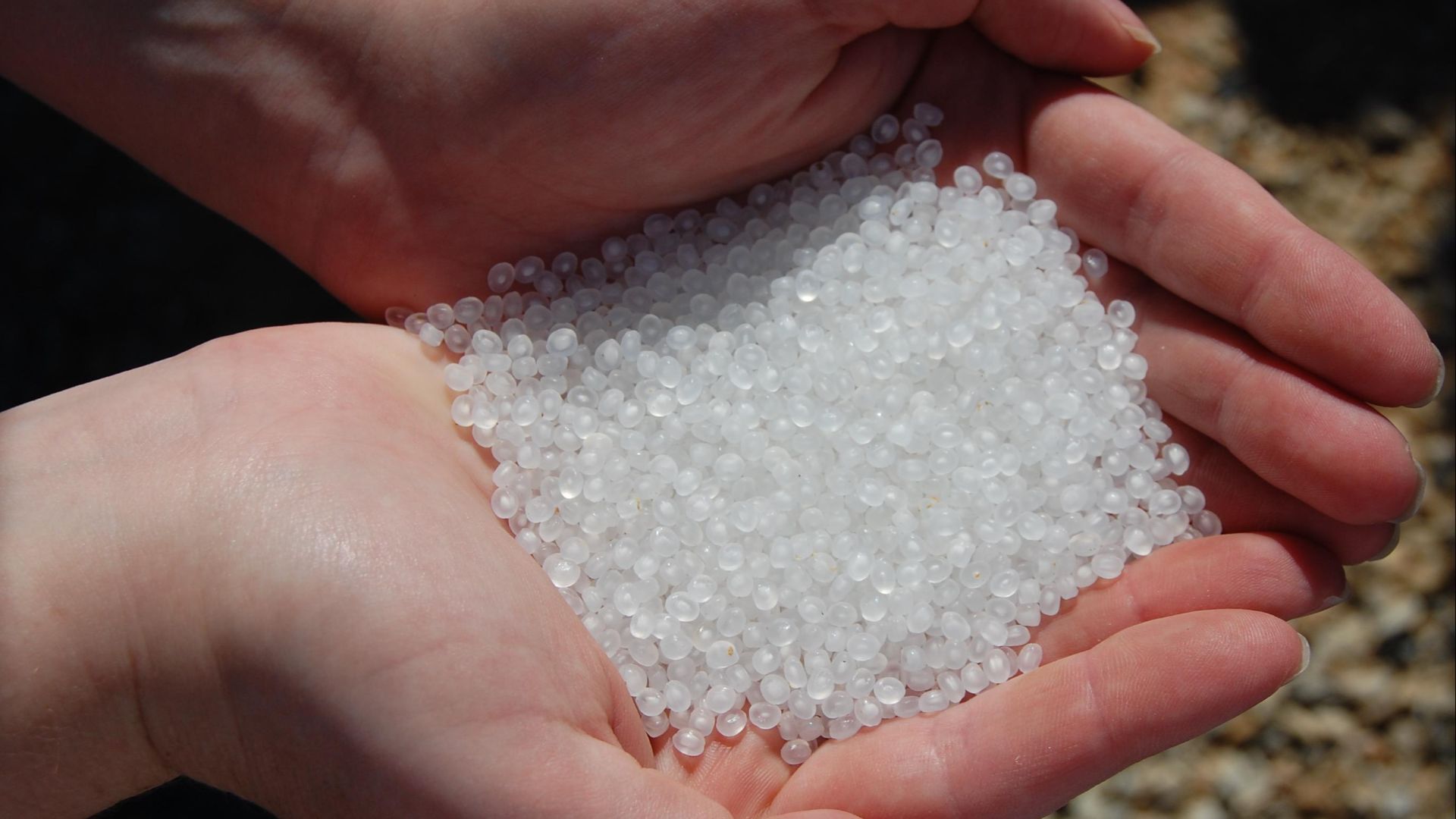 14. Une marée de granulés de plastique