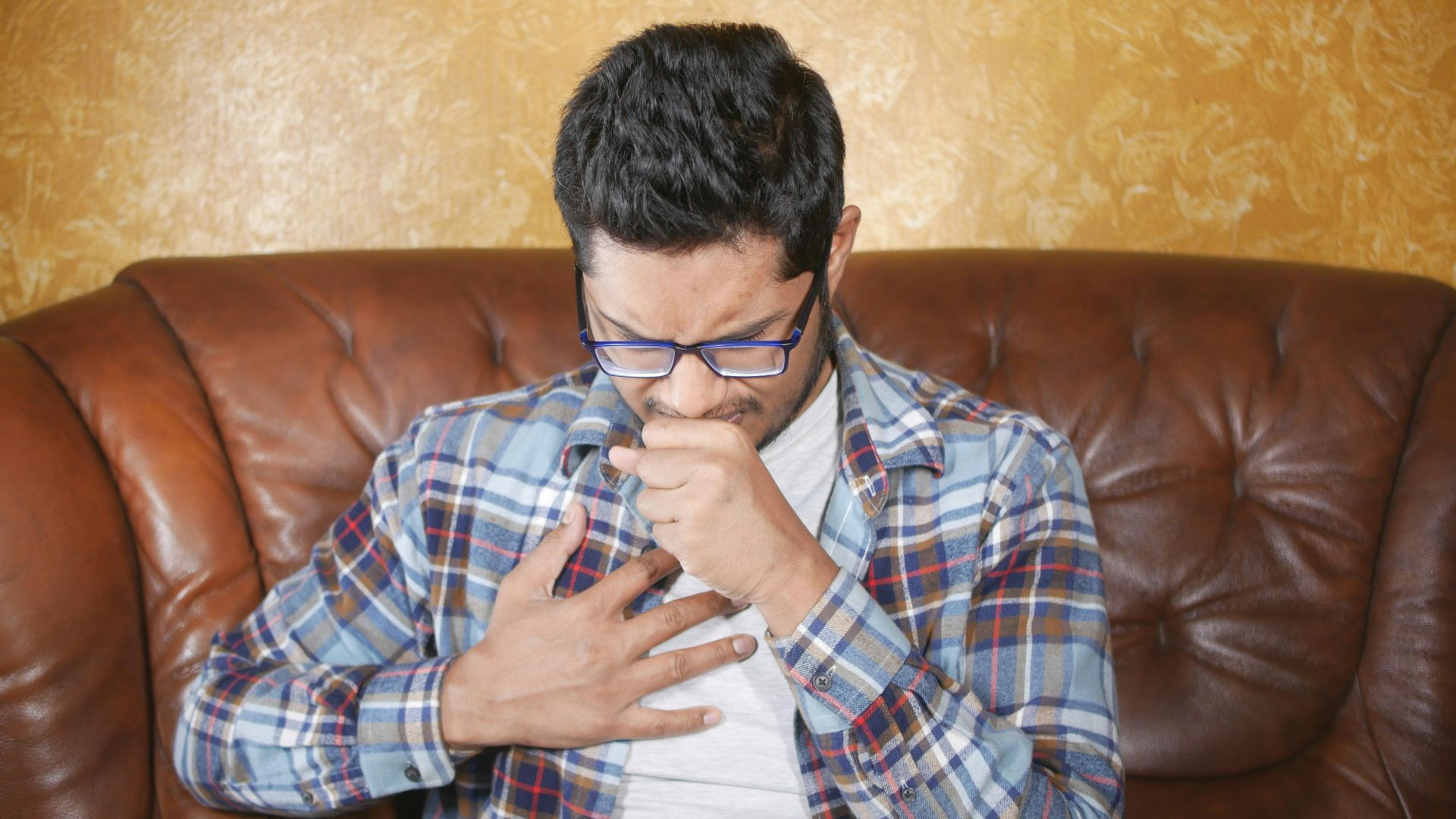 11. Douleur dans la partie supérieure droite de l'abdomen