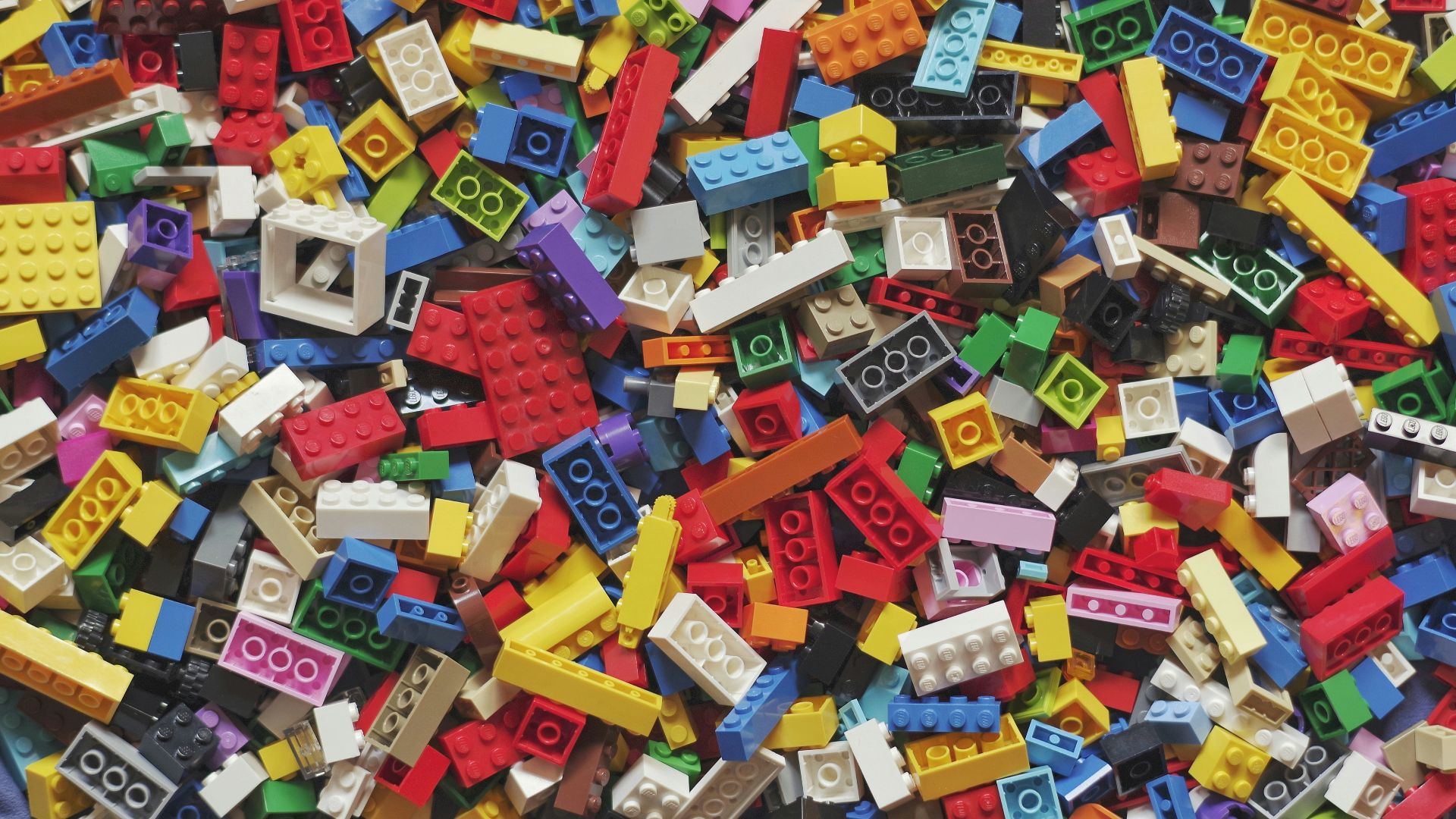 3. Des millions de pièces LEGO