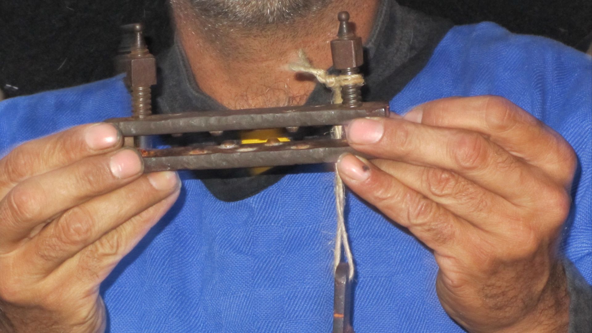 6. La vis à oreilles