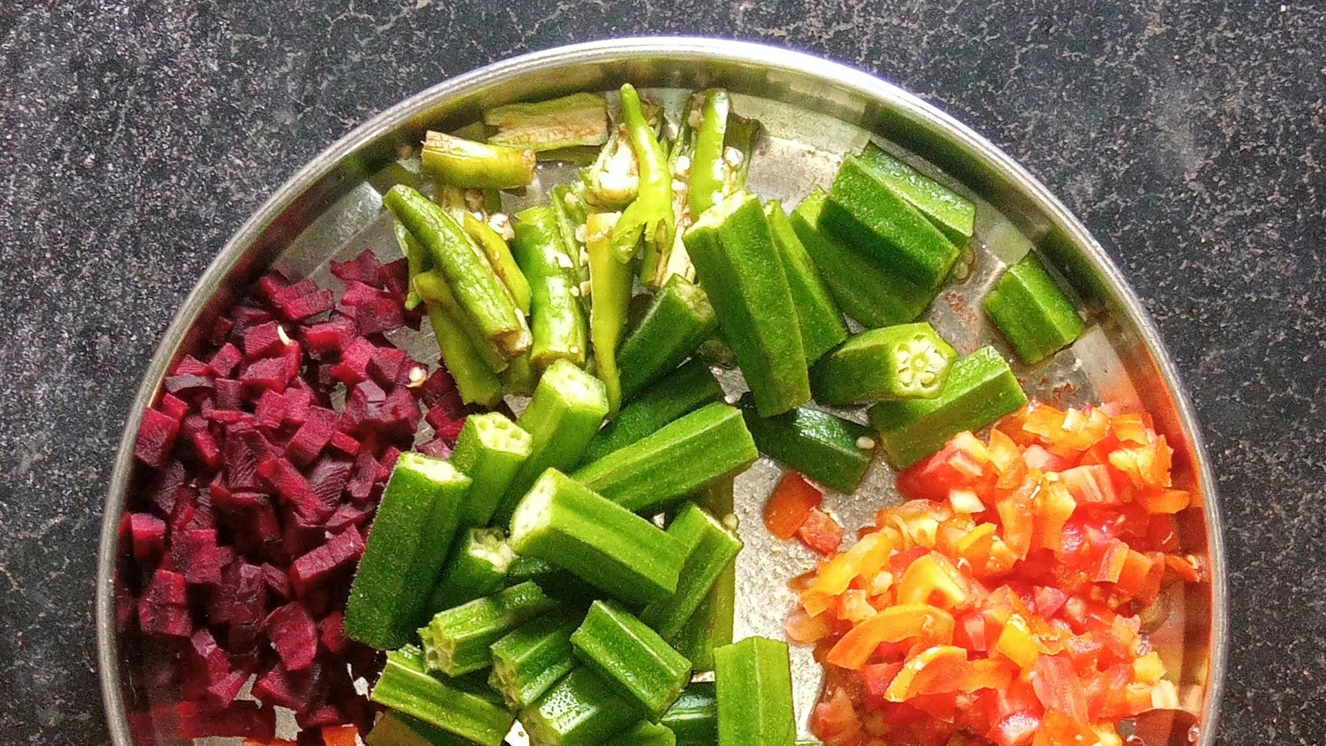 13. Bol de riz complet et de légumes