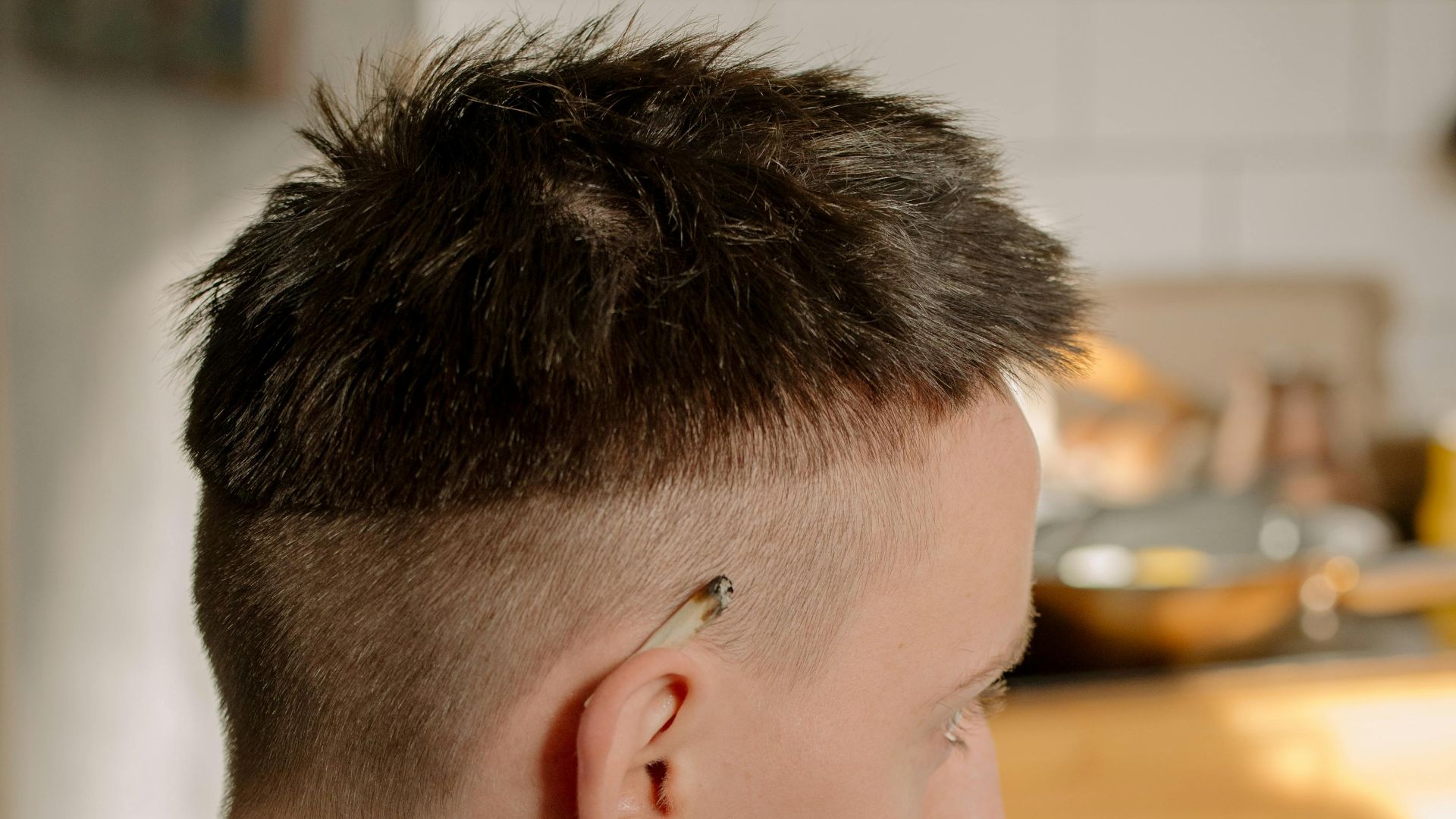 9. Une coupe « undercut » brutale et sans transition