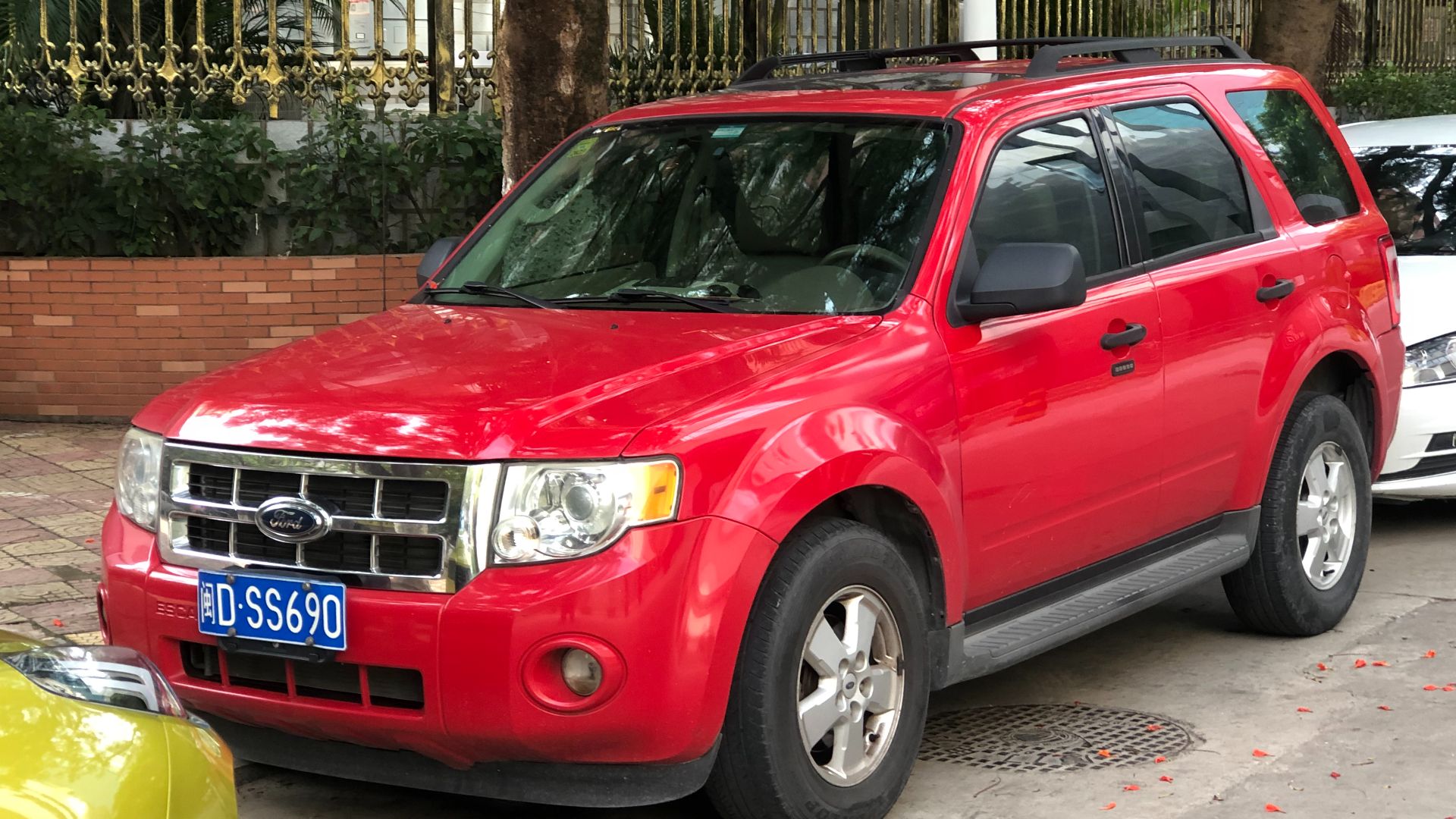 8. Mazda Tribute hybride