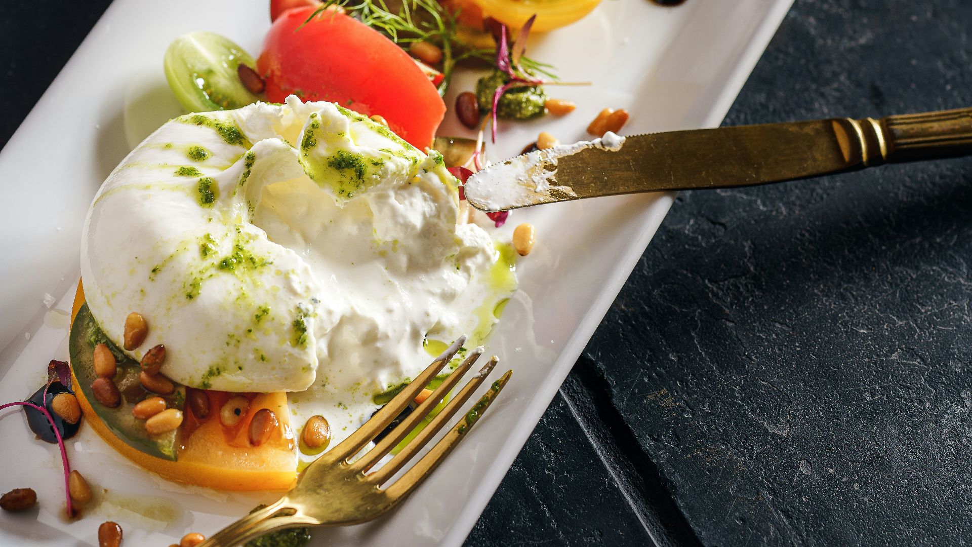 5. Burrata avec garnitures de saison