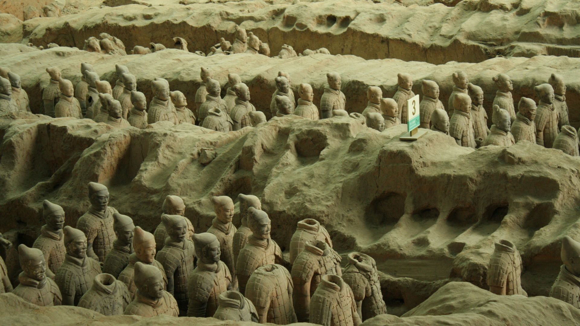 1. L'armée de terre cuite enfouie sous un champ