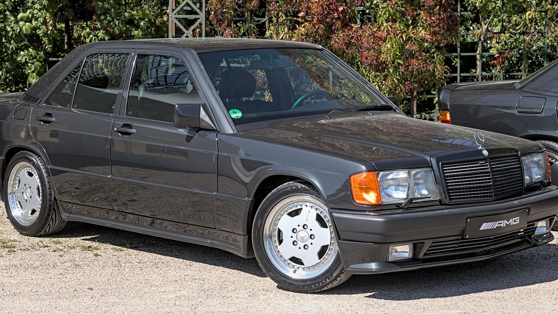 1. La berline sportive compacte (190E)