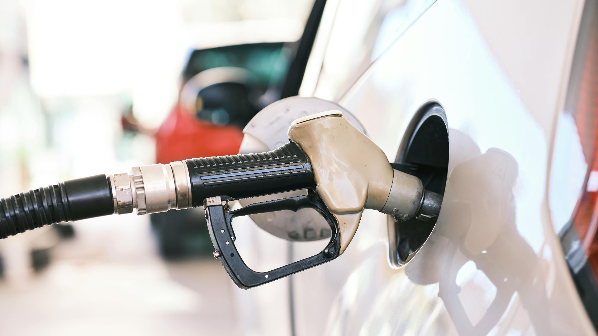 10. Laisser le carburant reposer sur la peinture