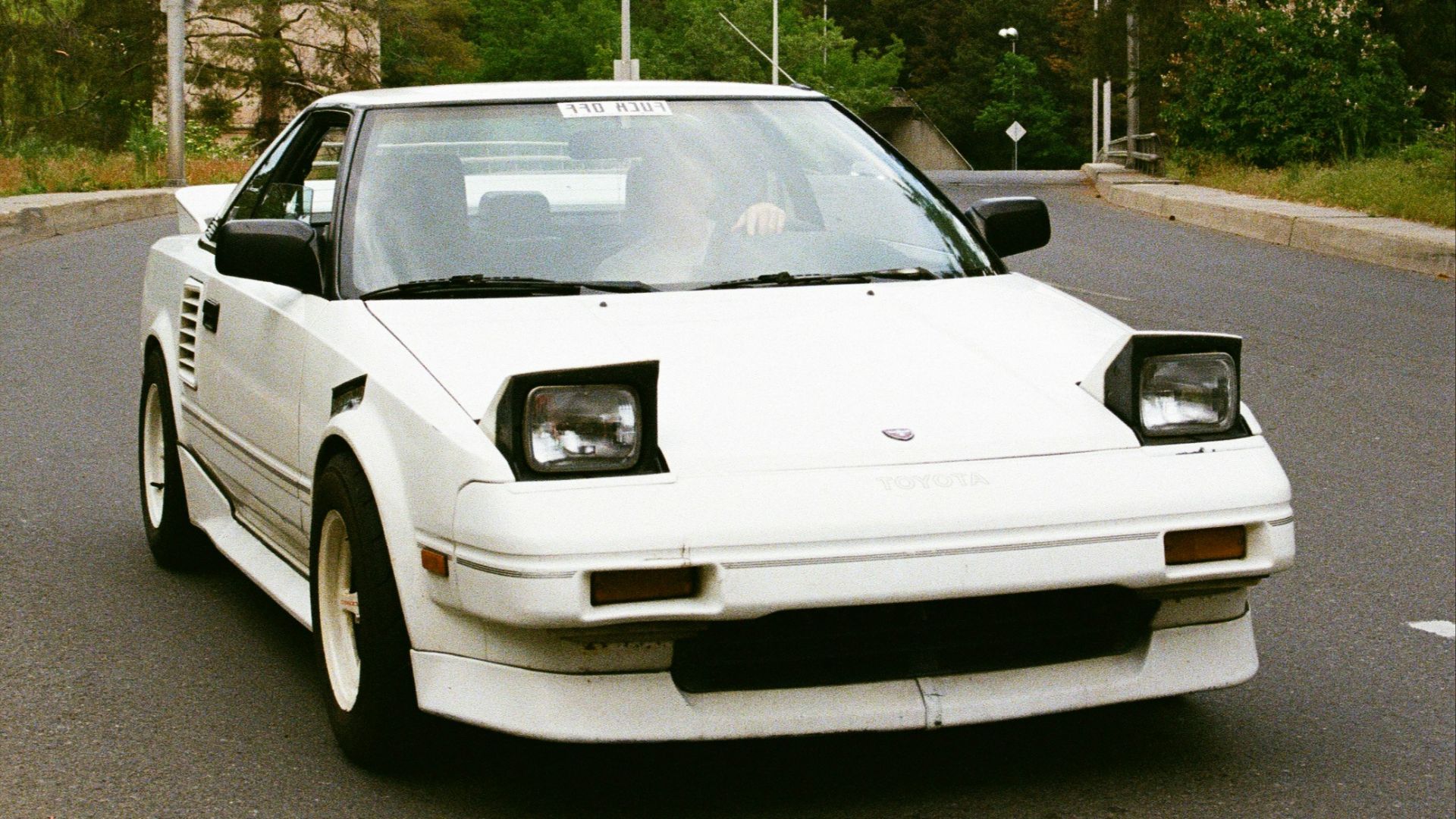 6. Le cours « Mid-Engine Respect » (Toyota MR2)