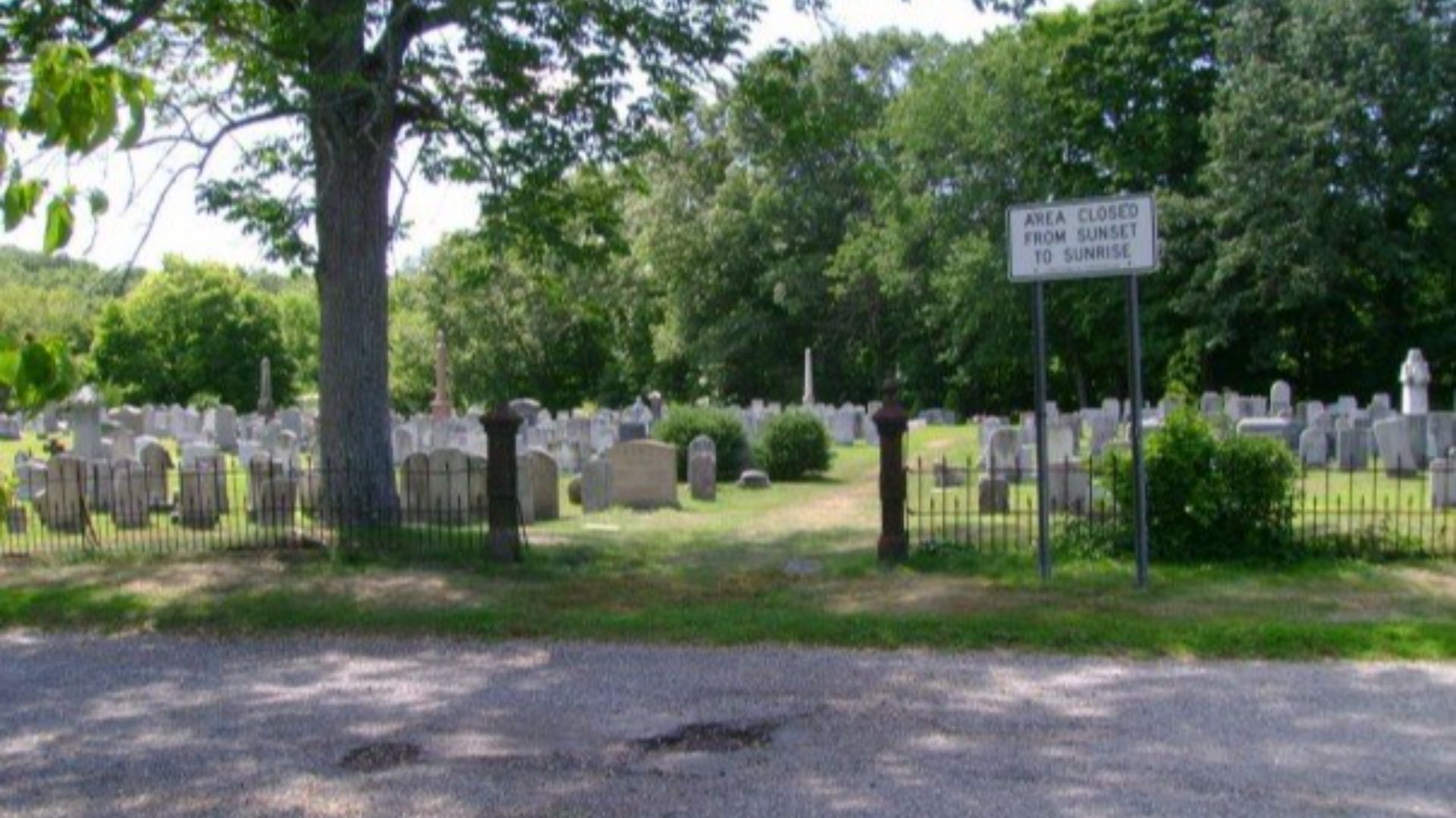 8. Ed a fait du cimetière d'Union une partie intégrante de sa légende