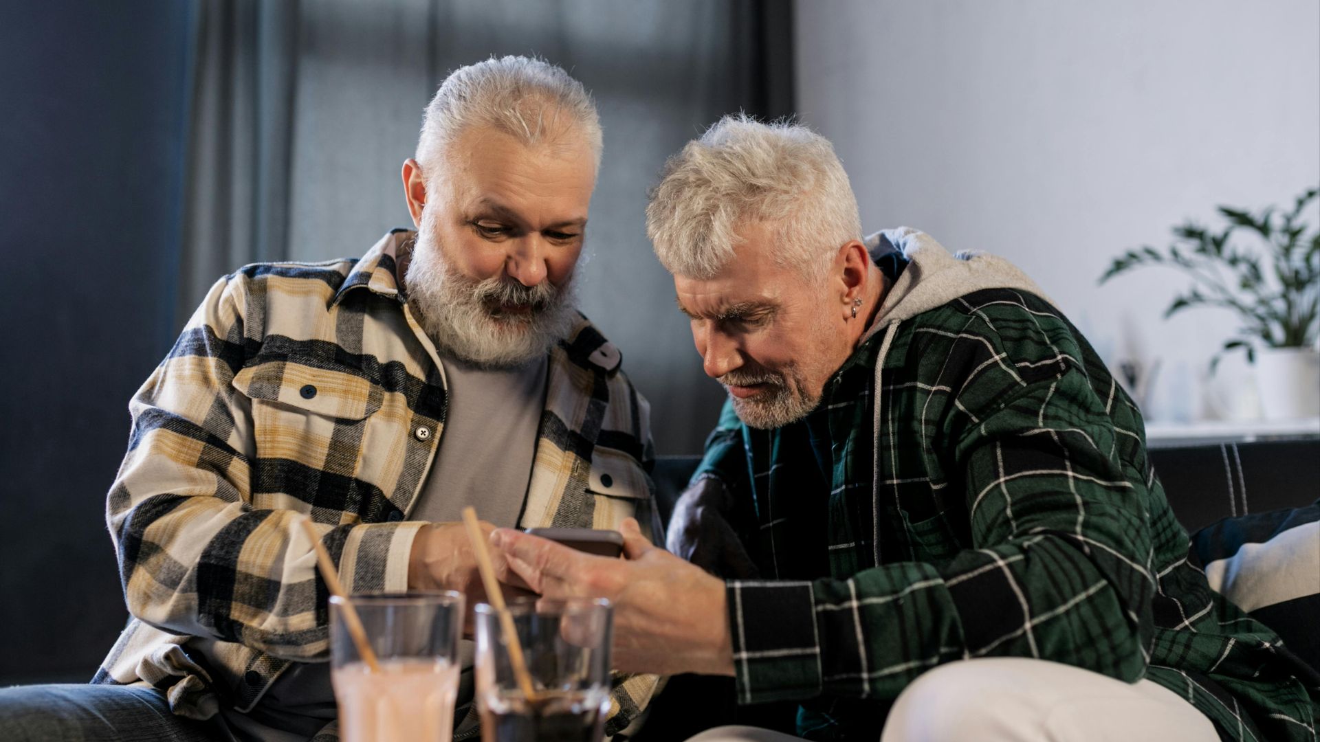 8. Ça lui donne un sujet de conversation
