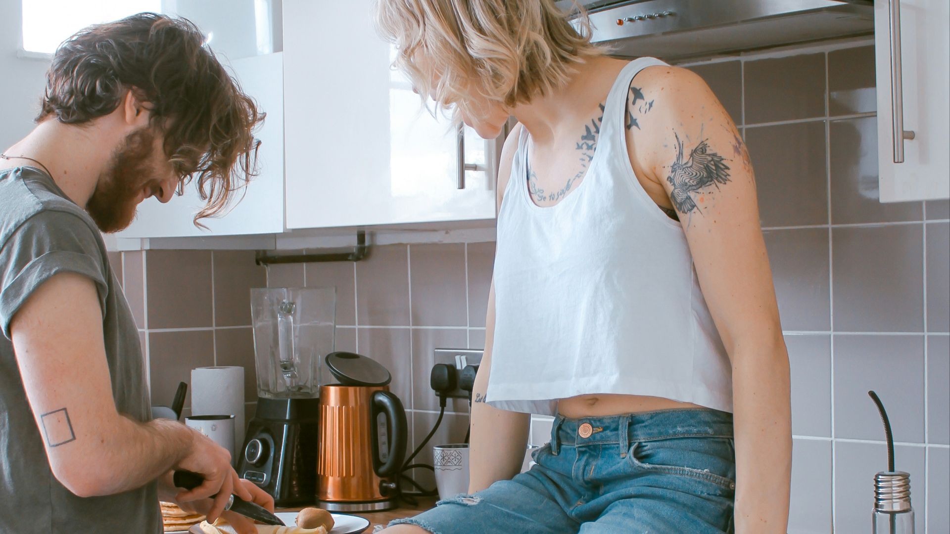 6. Il participe à la prise de décision.