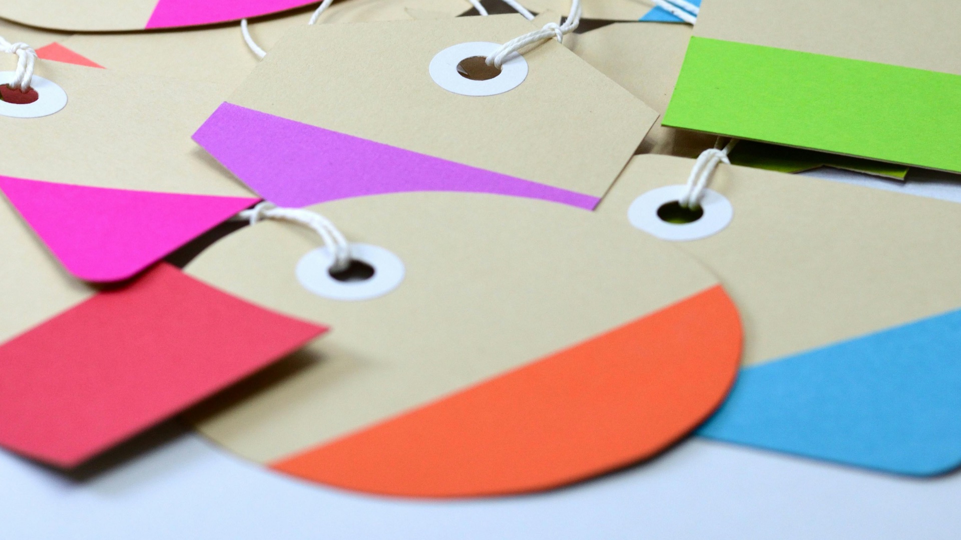 18. Étiquetez vos rangements ou attribuez-leur un code couleur